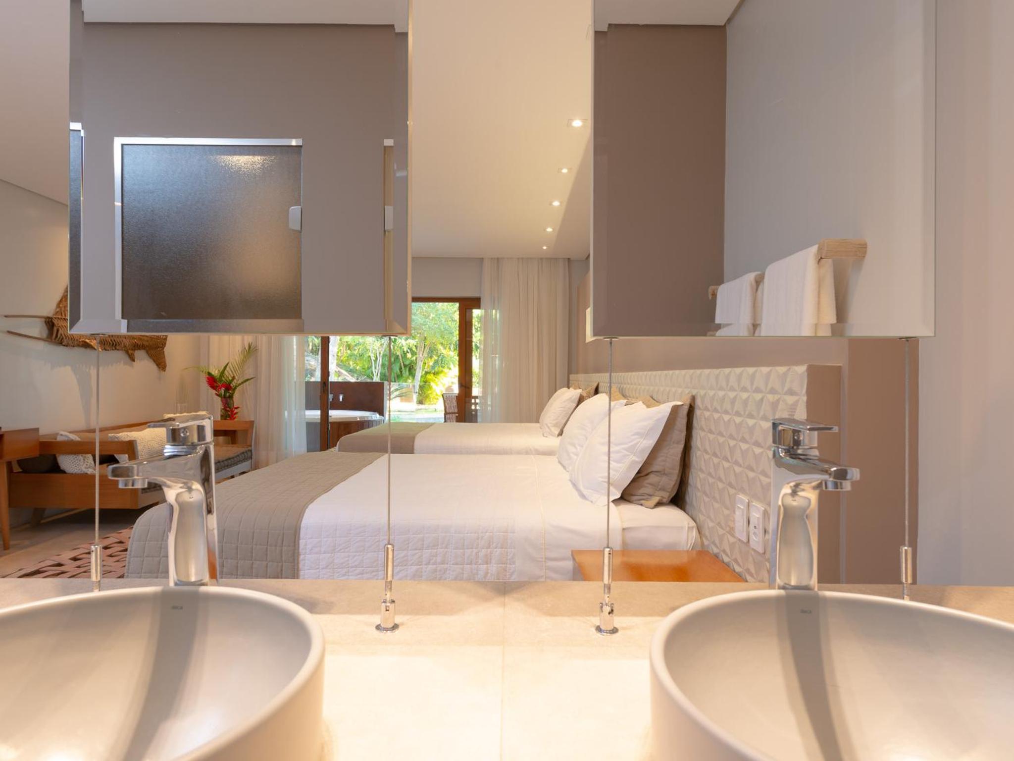 Deluxe Suite with Spa Bath
