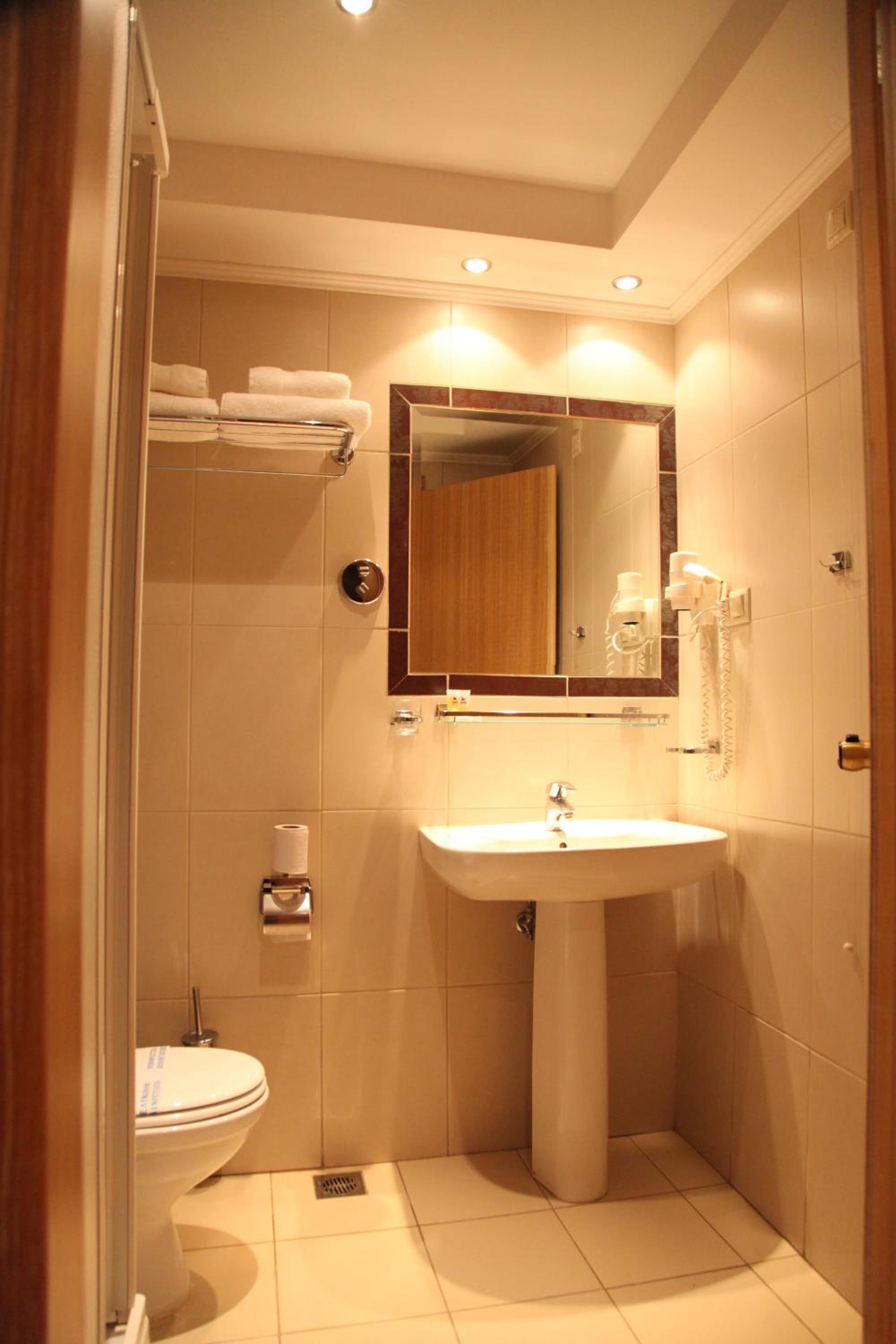 Triple Room - Photo 11