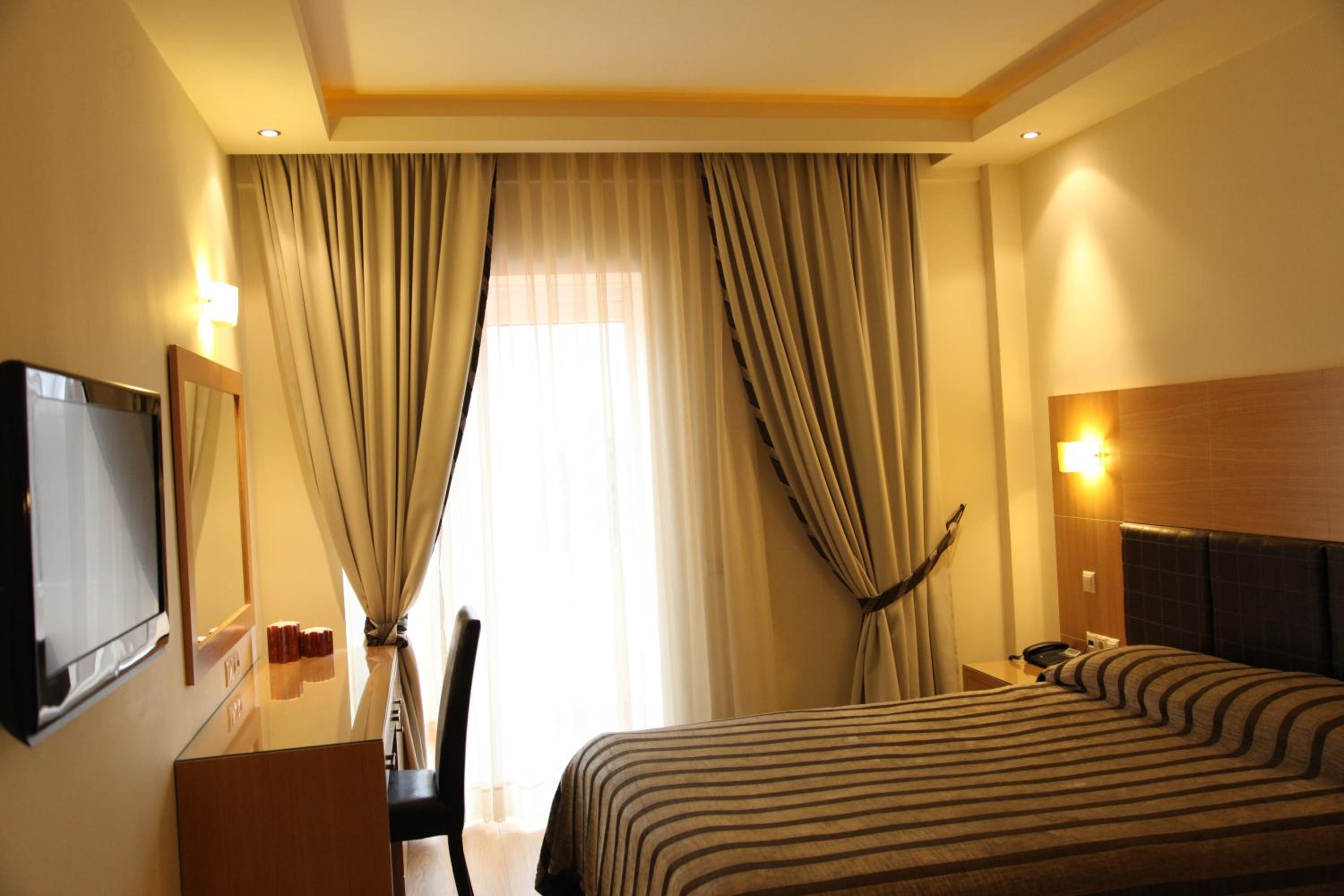 Triple Room - Photo 12