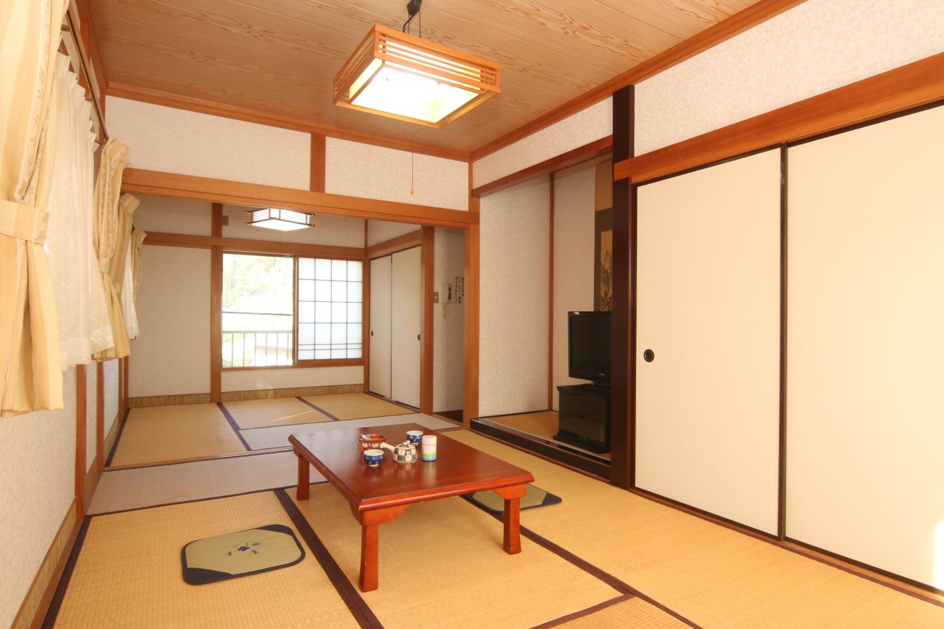Japanese-Style Quadruple Room photo 1