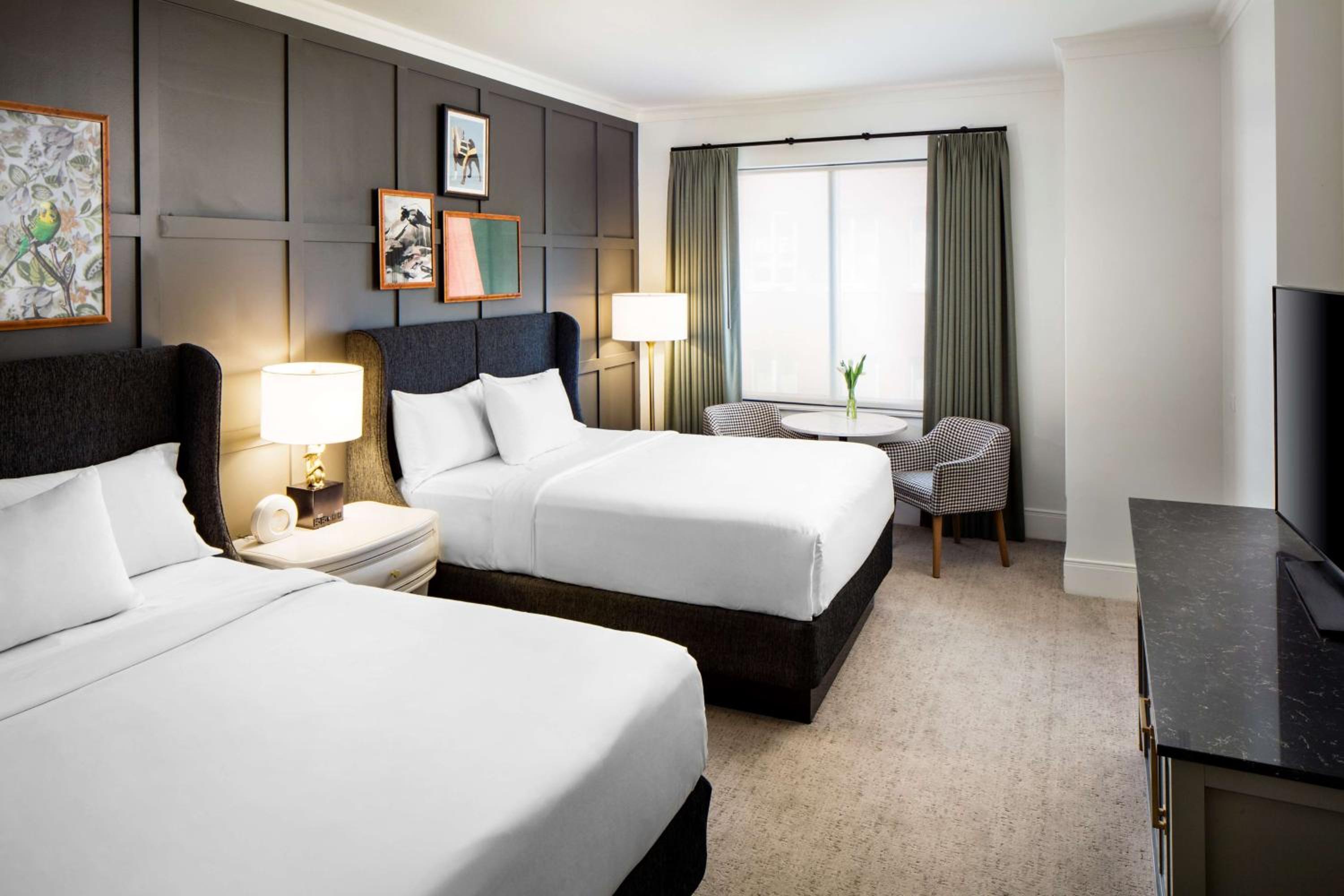 Queen Room with Two Queen Beds - Photo 6