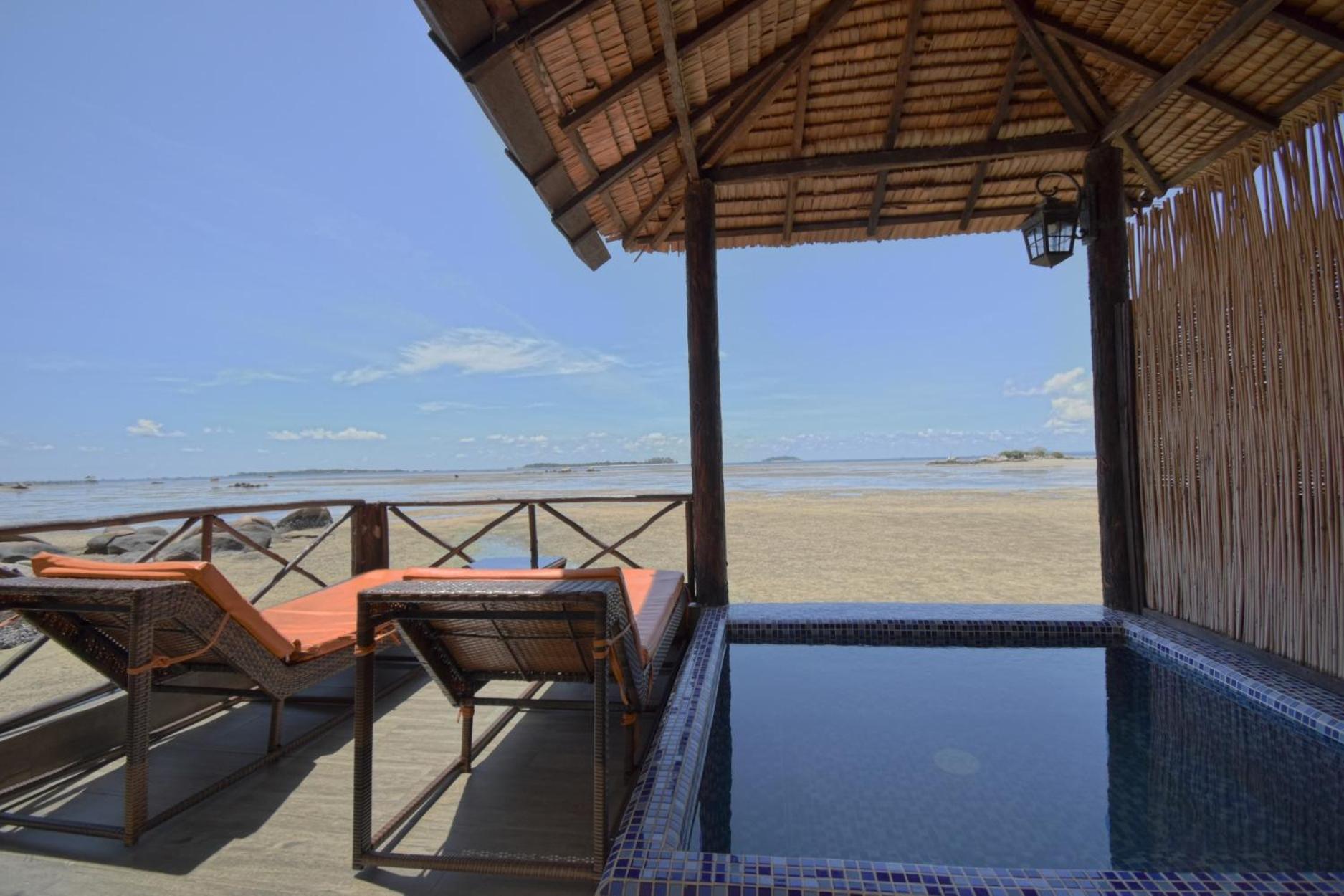 Royal Pool Villa with Spa Bath photo 3