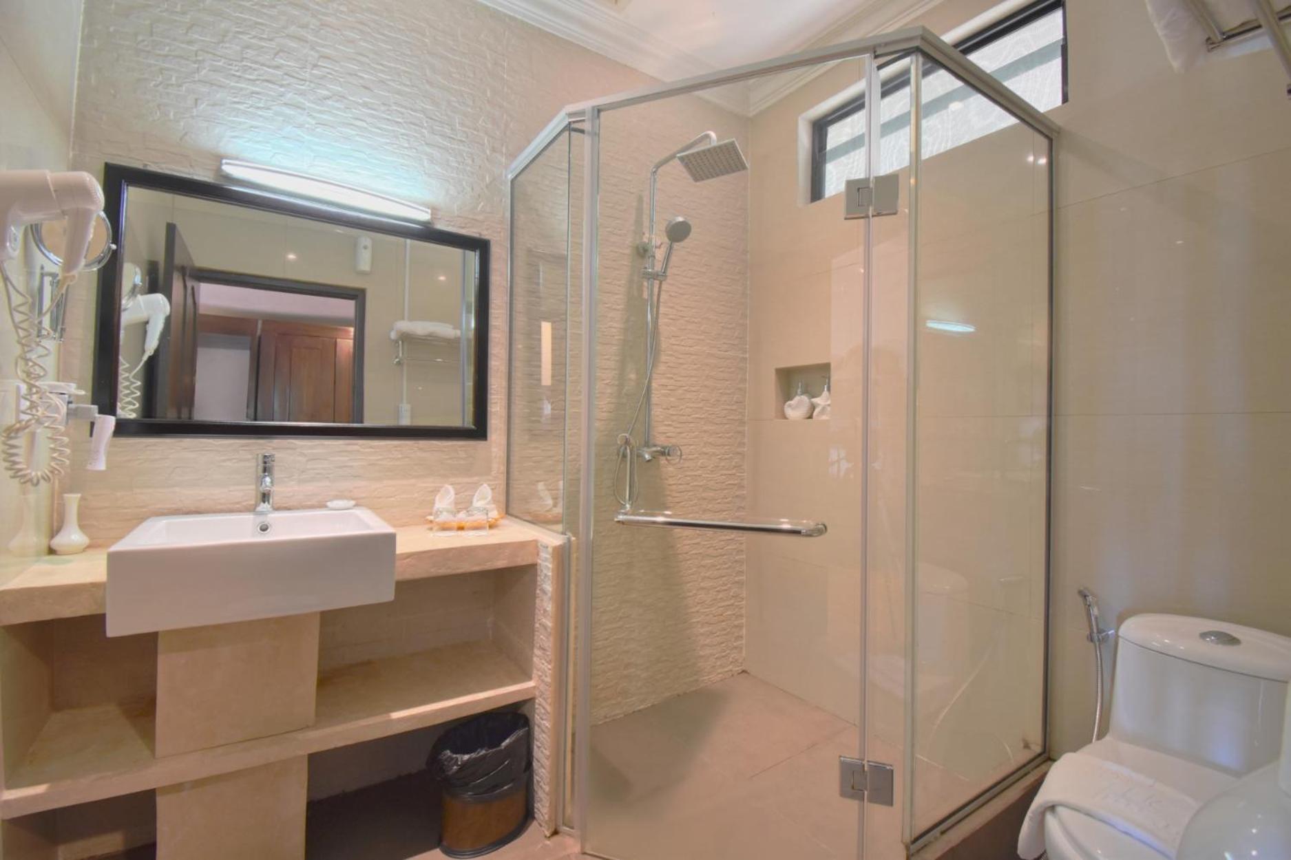 Royal Pool Villa with Spa Bath photo 2