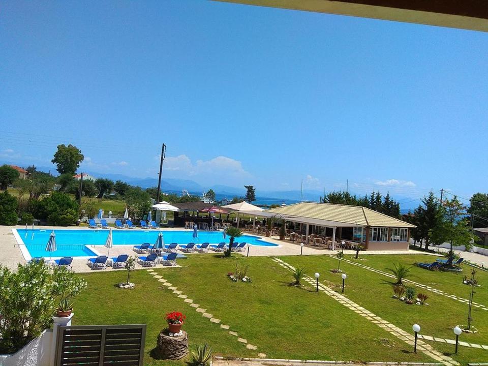Double Room with Balcony and Sea View photo 3