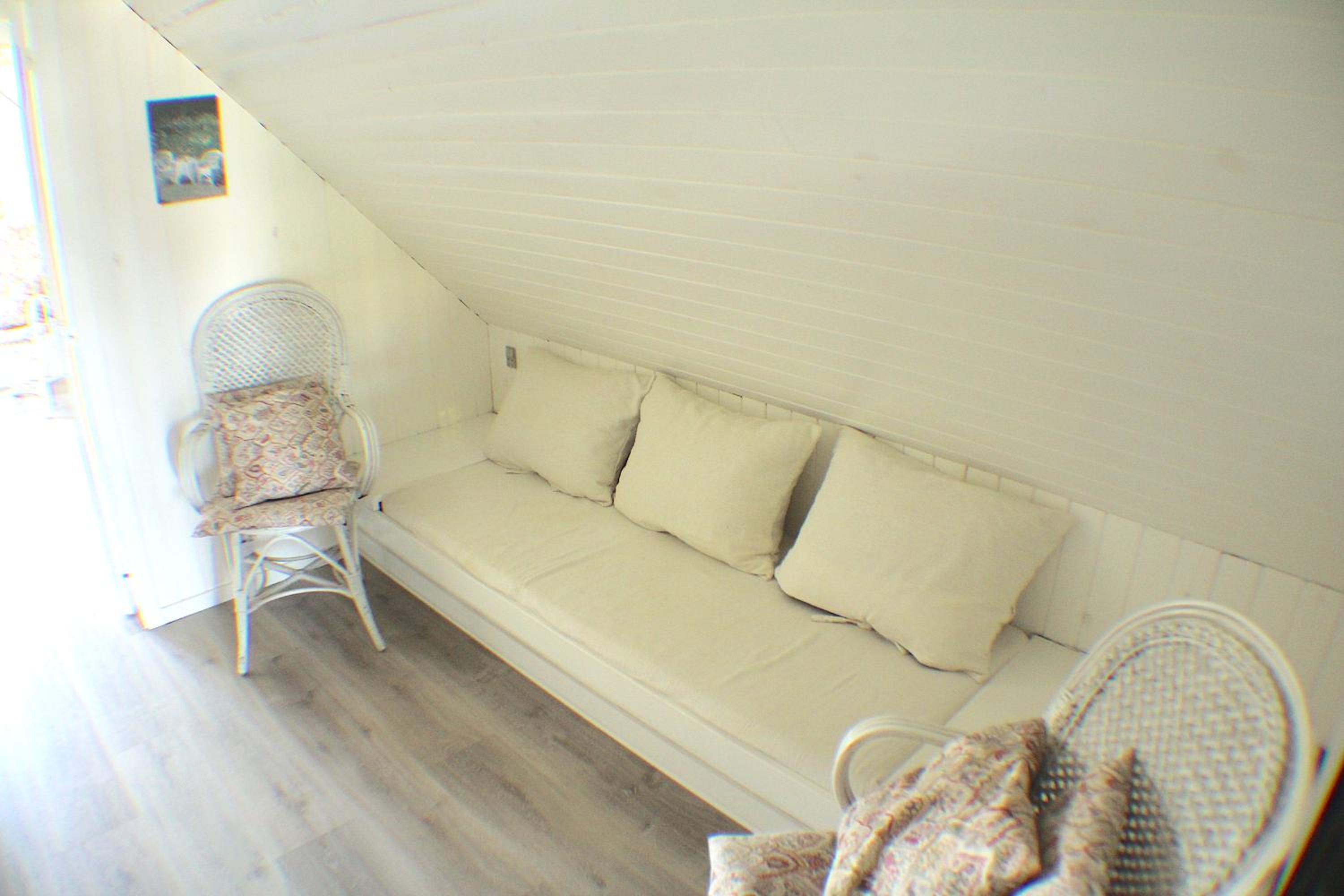 Three-Bedroom House photo 3