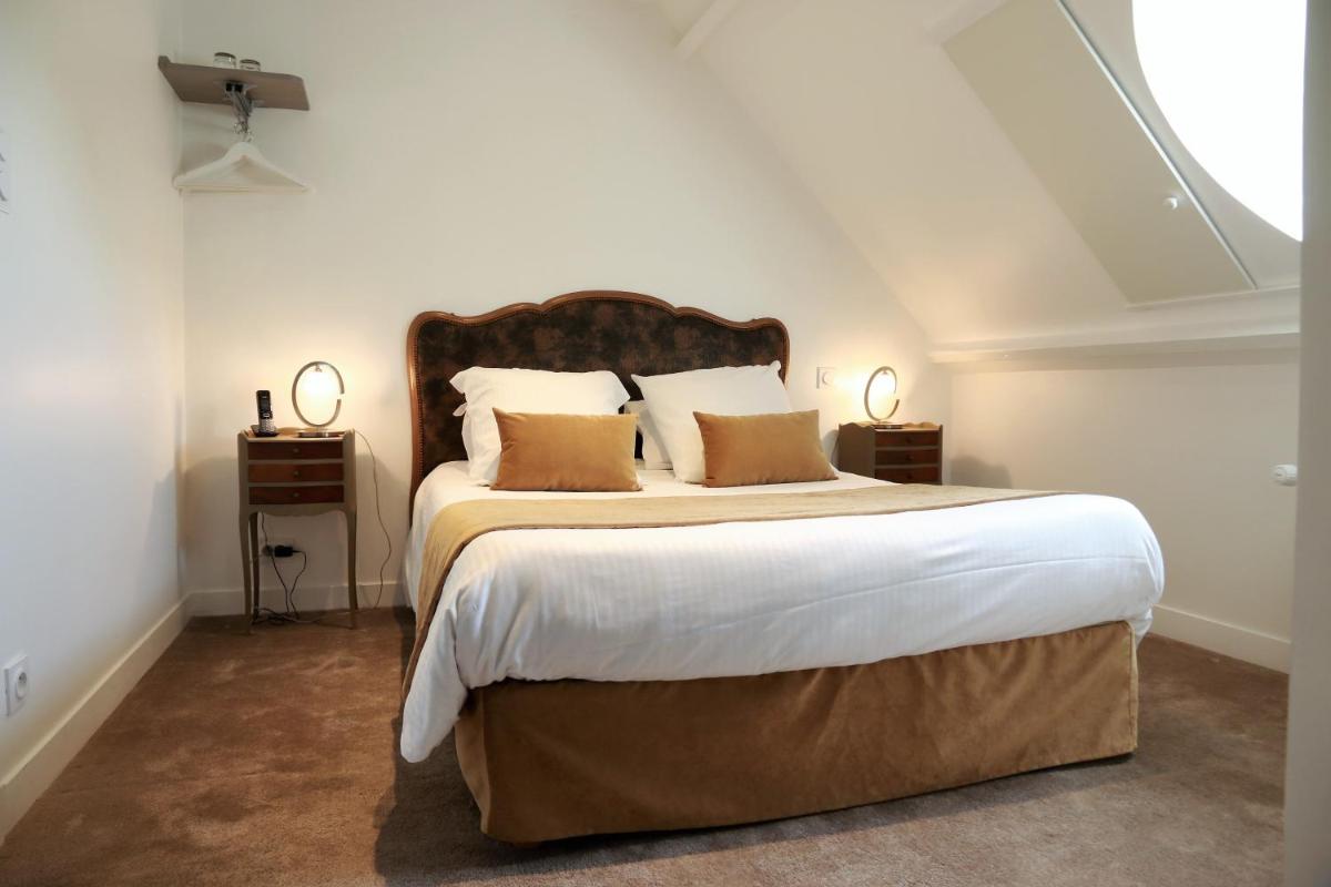 Small Attic Single Room - Main building photo 2