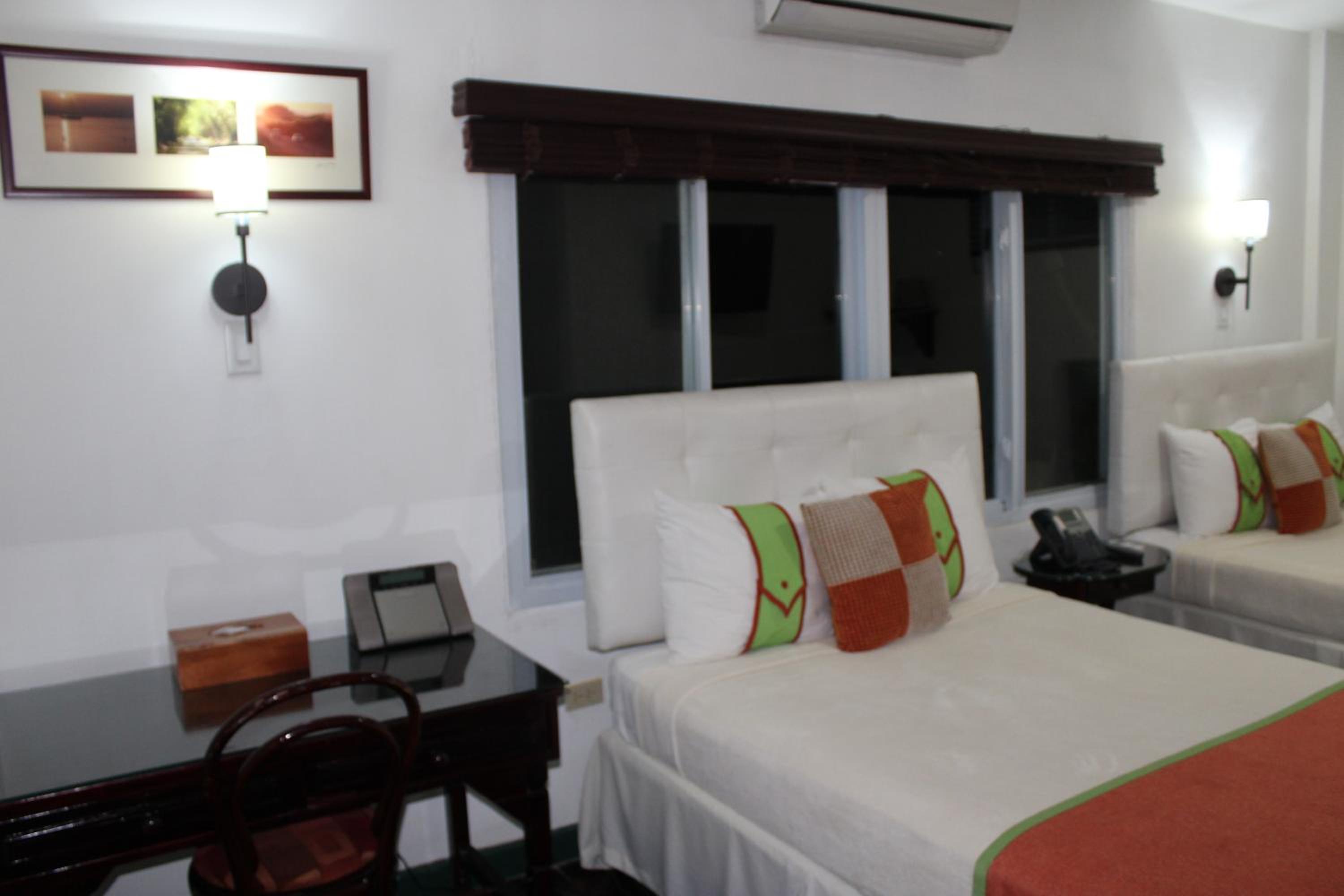 Superior Double Room With Partial Ocean View
