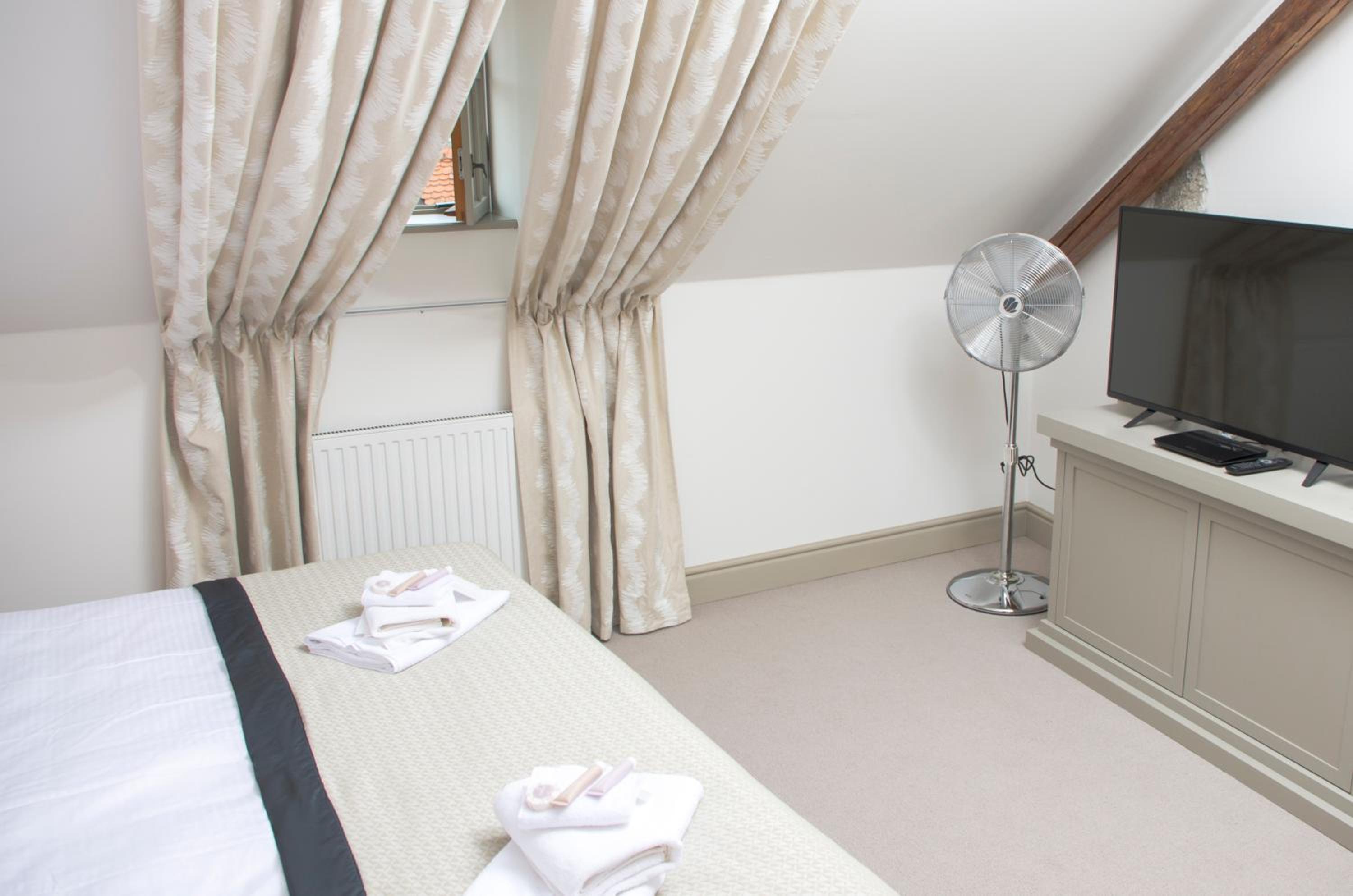 Small double room classic photo 2