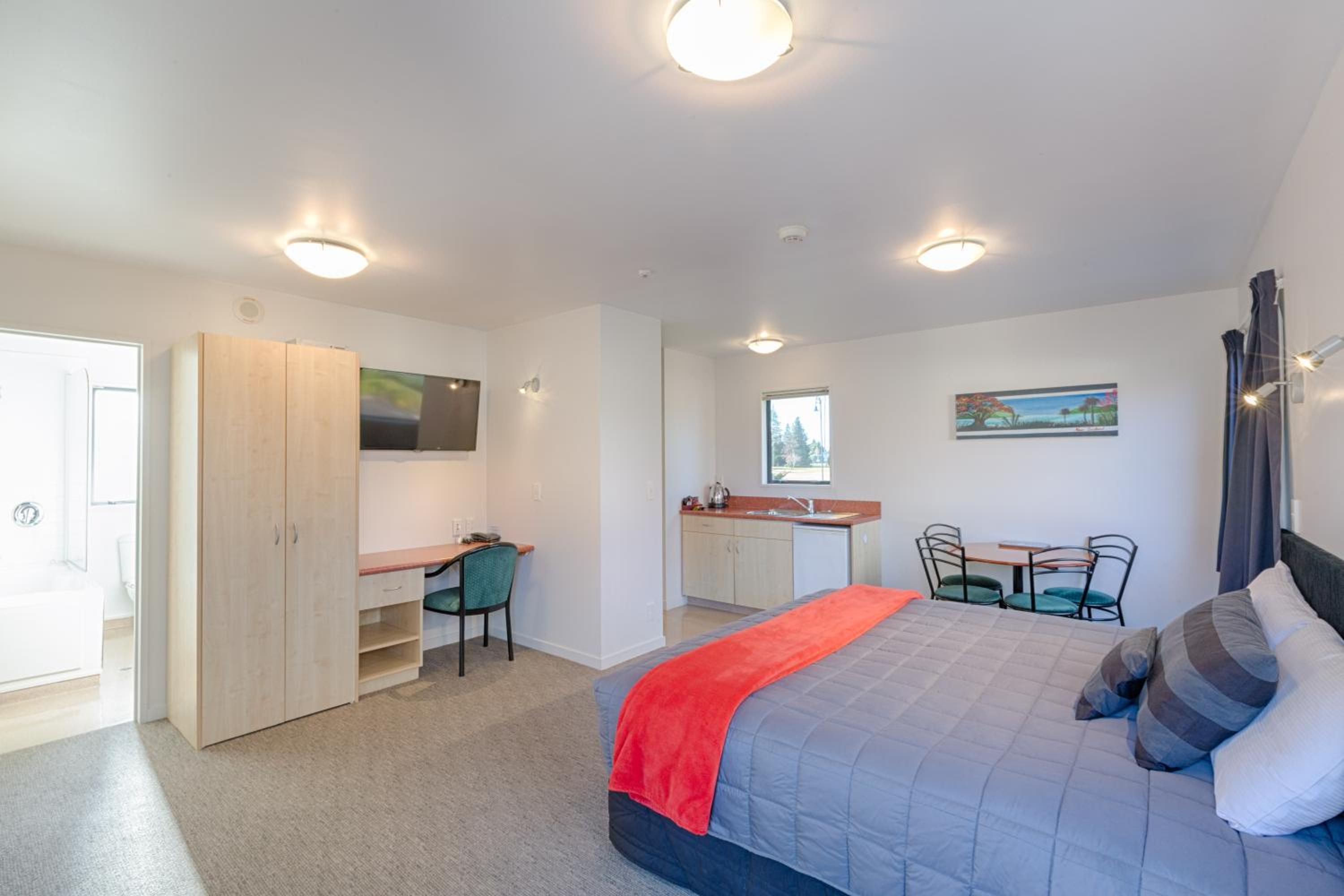 One Bedroom Apartment - Photo 1