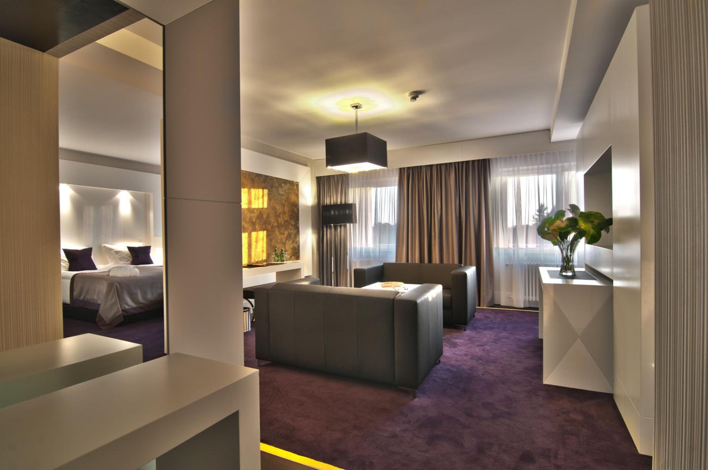 King Suite - Photo 1