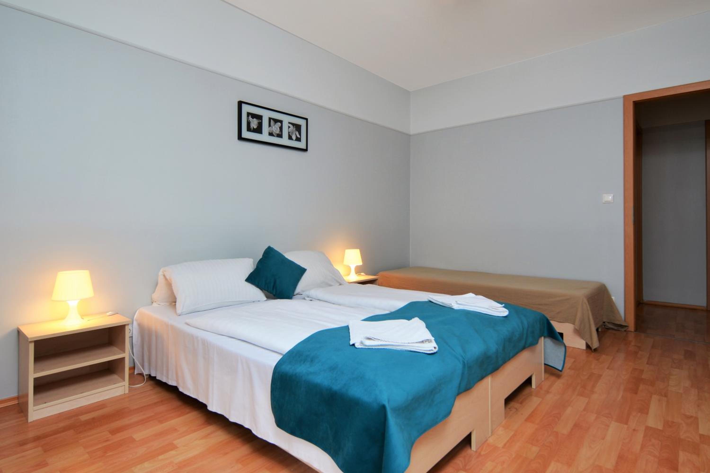 Two-Bedroom Apartment with Balcony - Photo 4