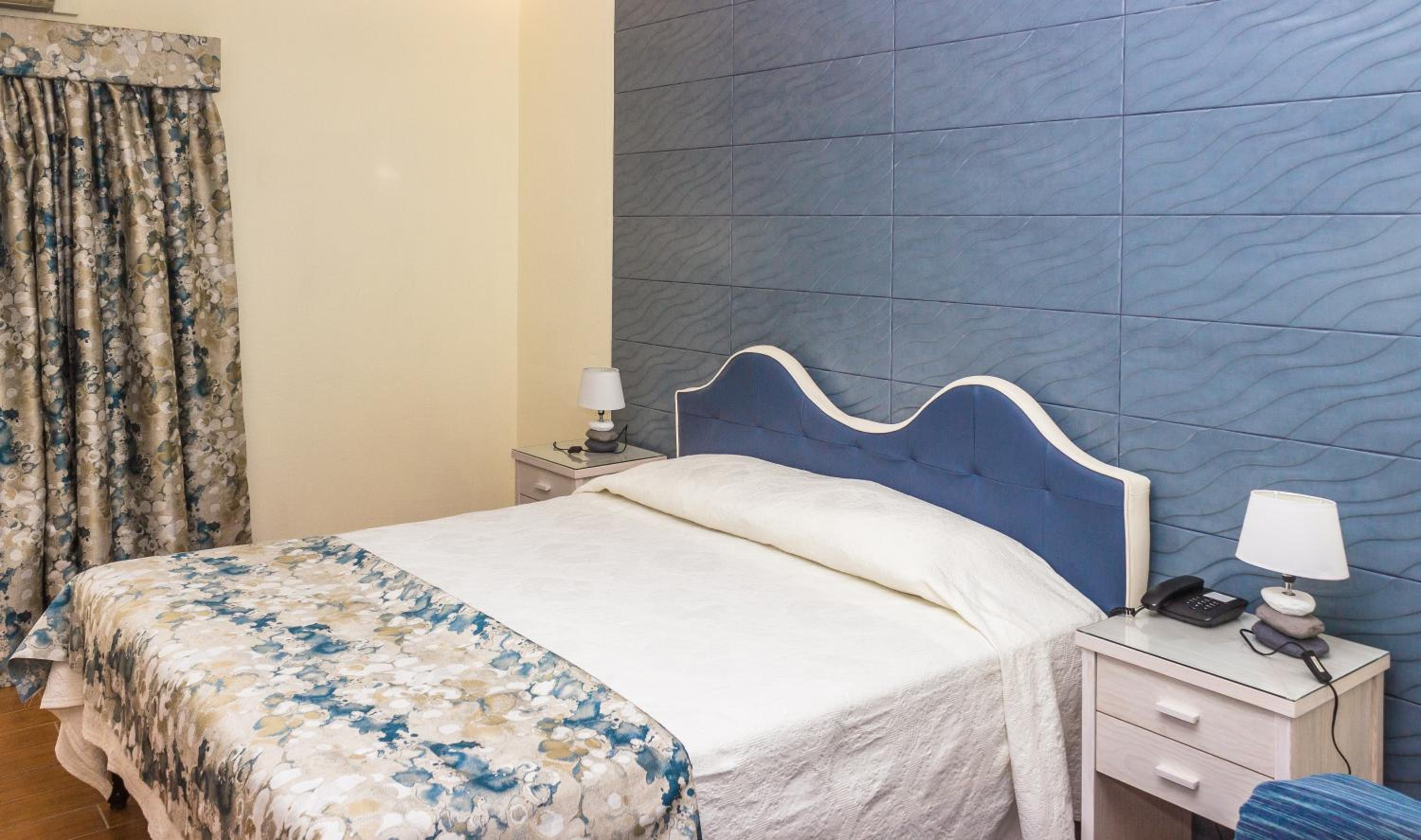 Superior Double Room with Balcony and Sea or River View - Photo 6