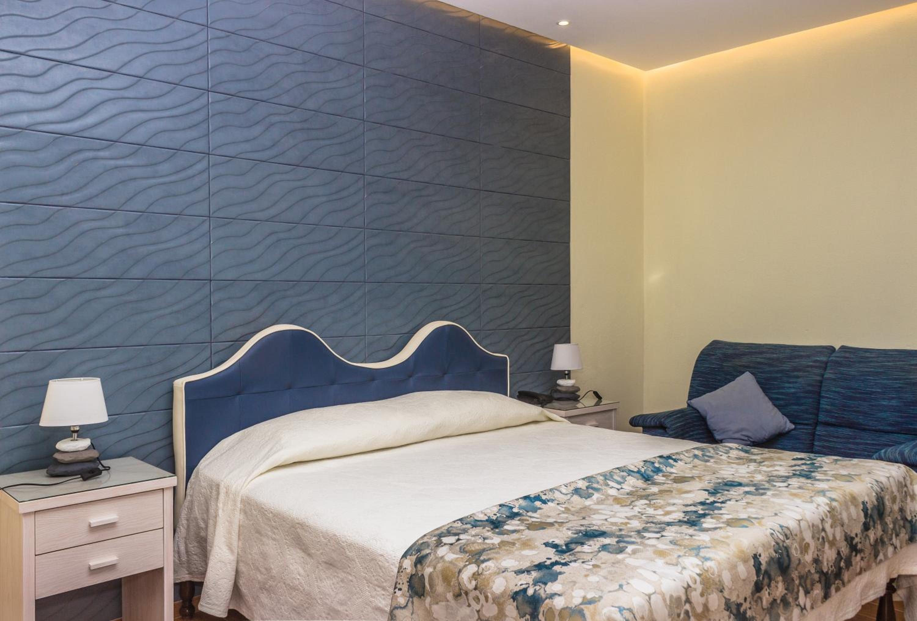 Superior Double Room with Balcony and Sea or River View - Photo 8