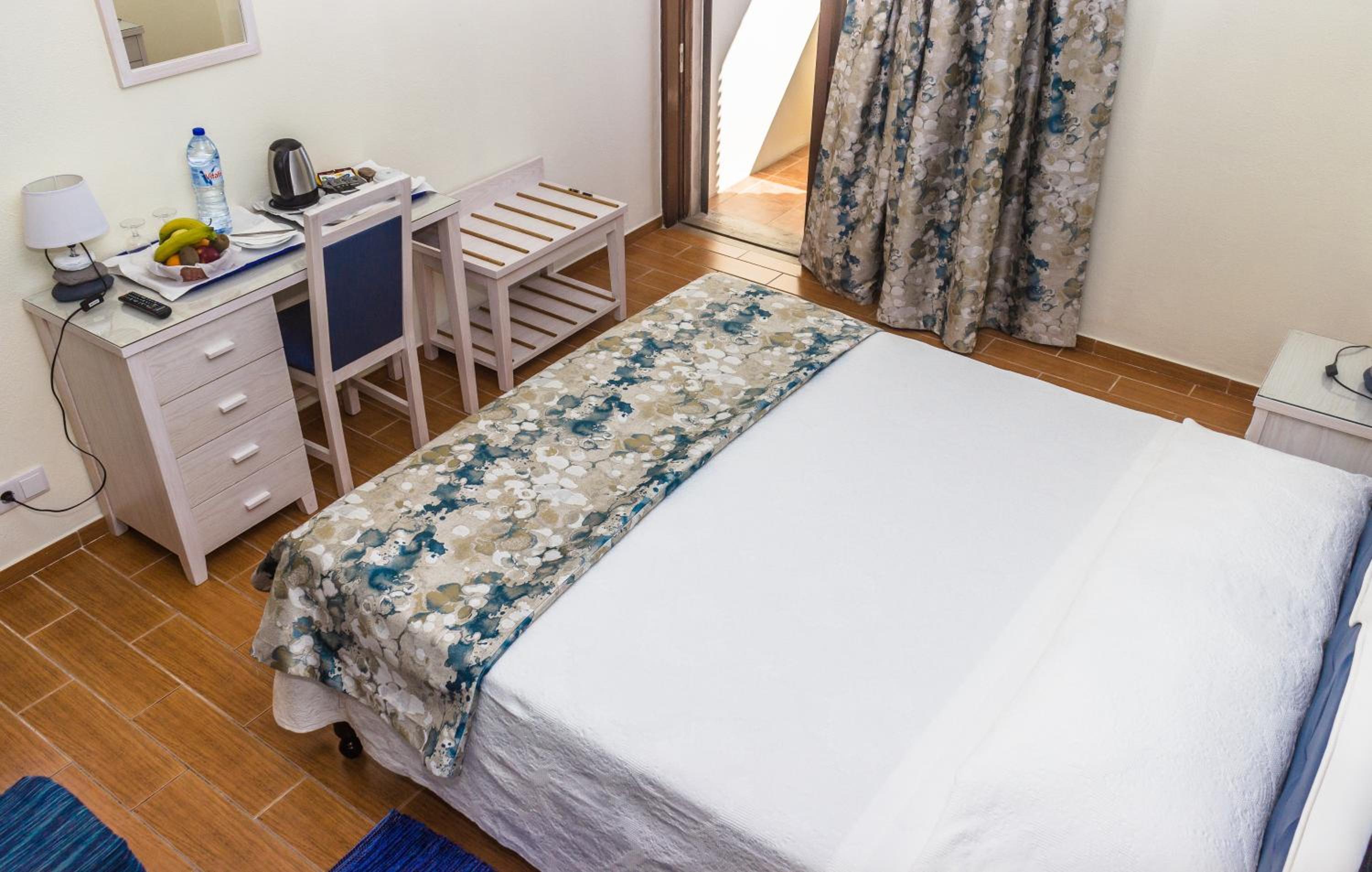 Superior Double Room with Balcony and Sea or River View - Photo 2