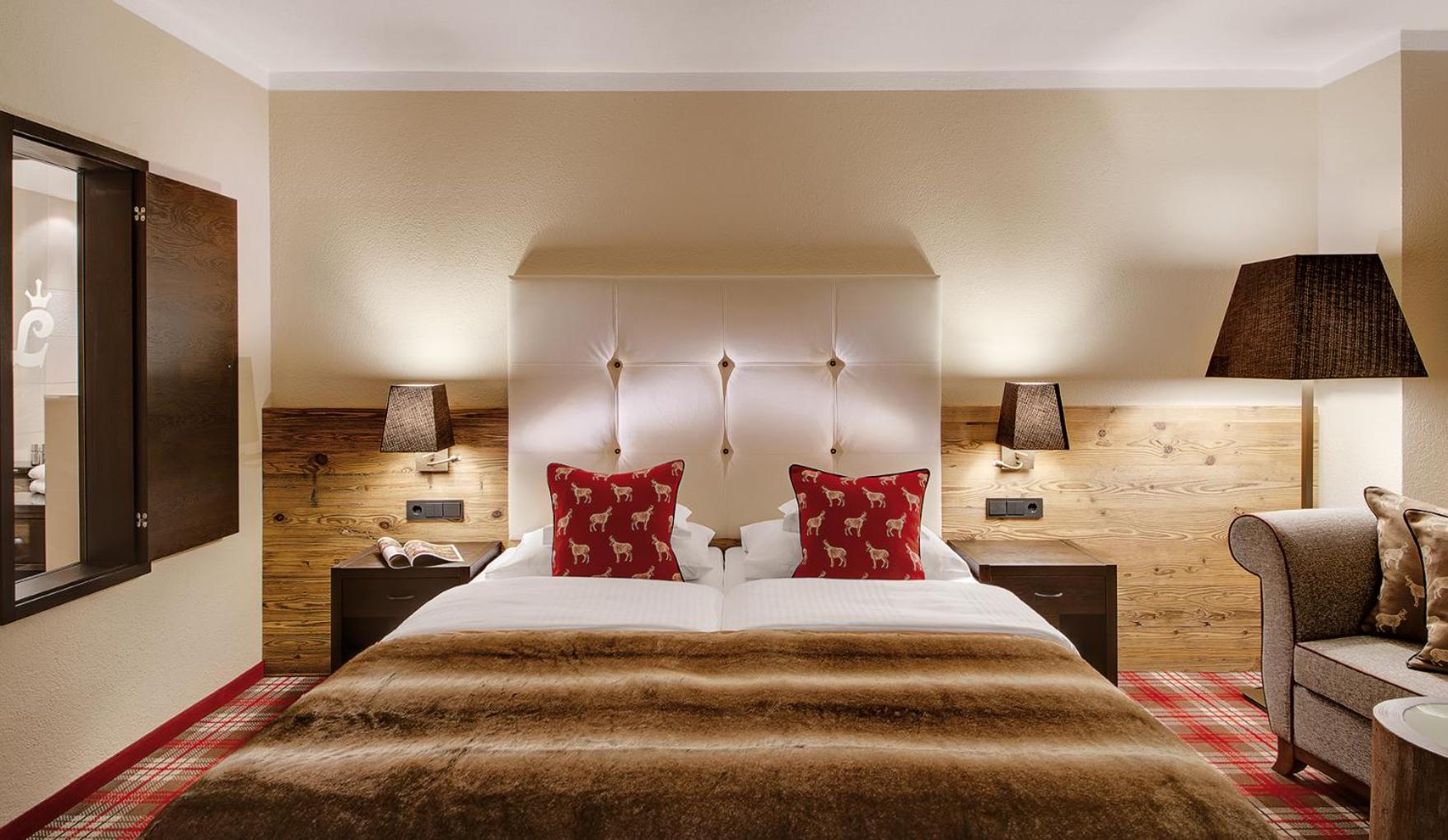 Double Room with Mountain View - Photo 3