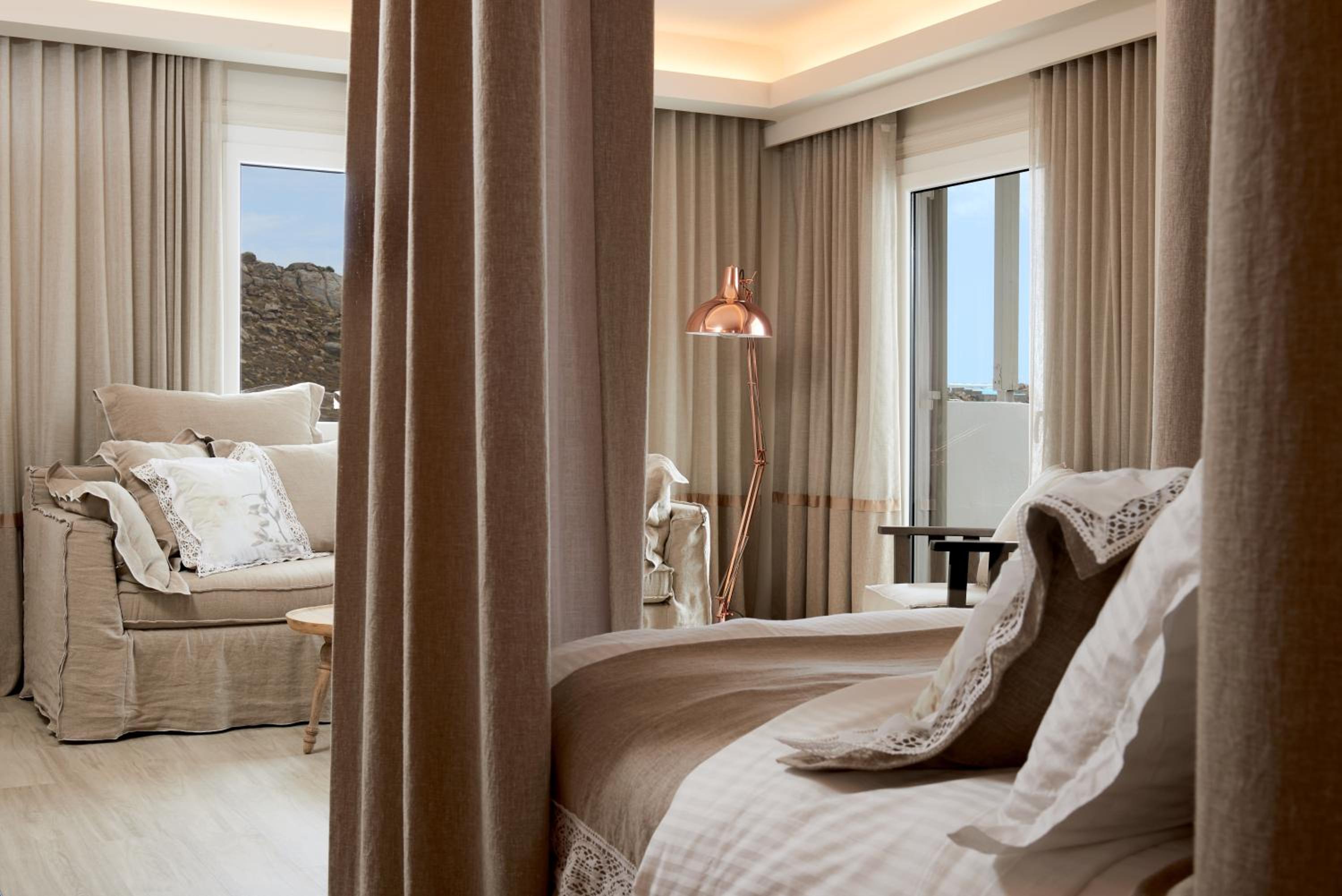 Executive Suite - Photo 6