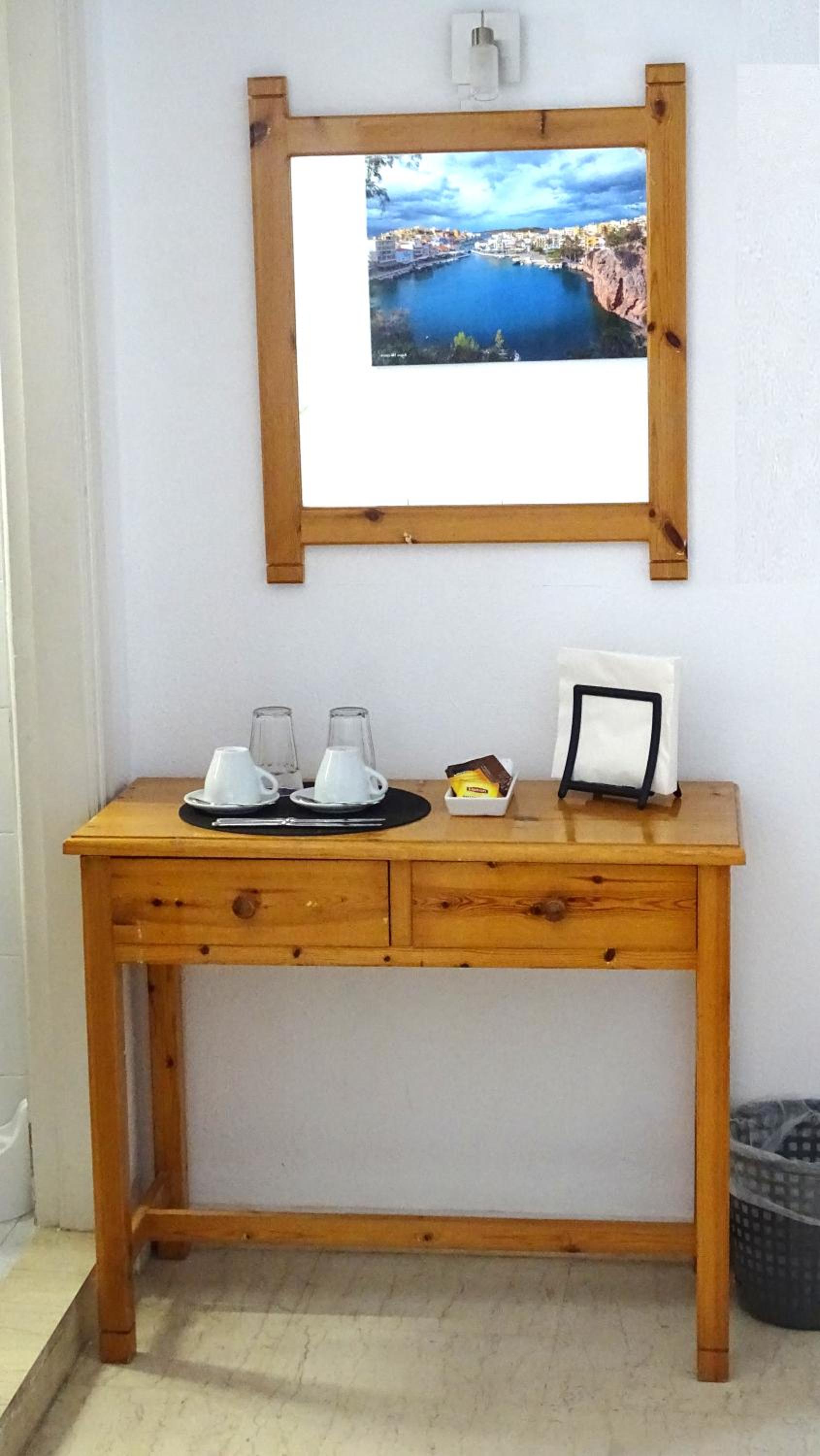 Studio Apartment with Balcony photo 2