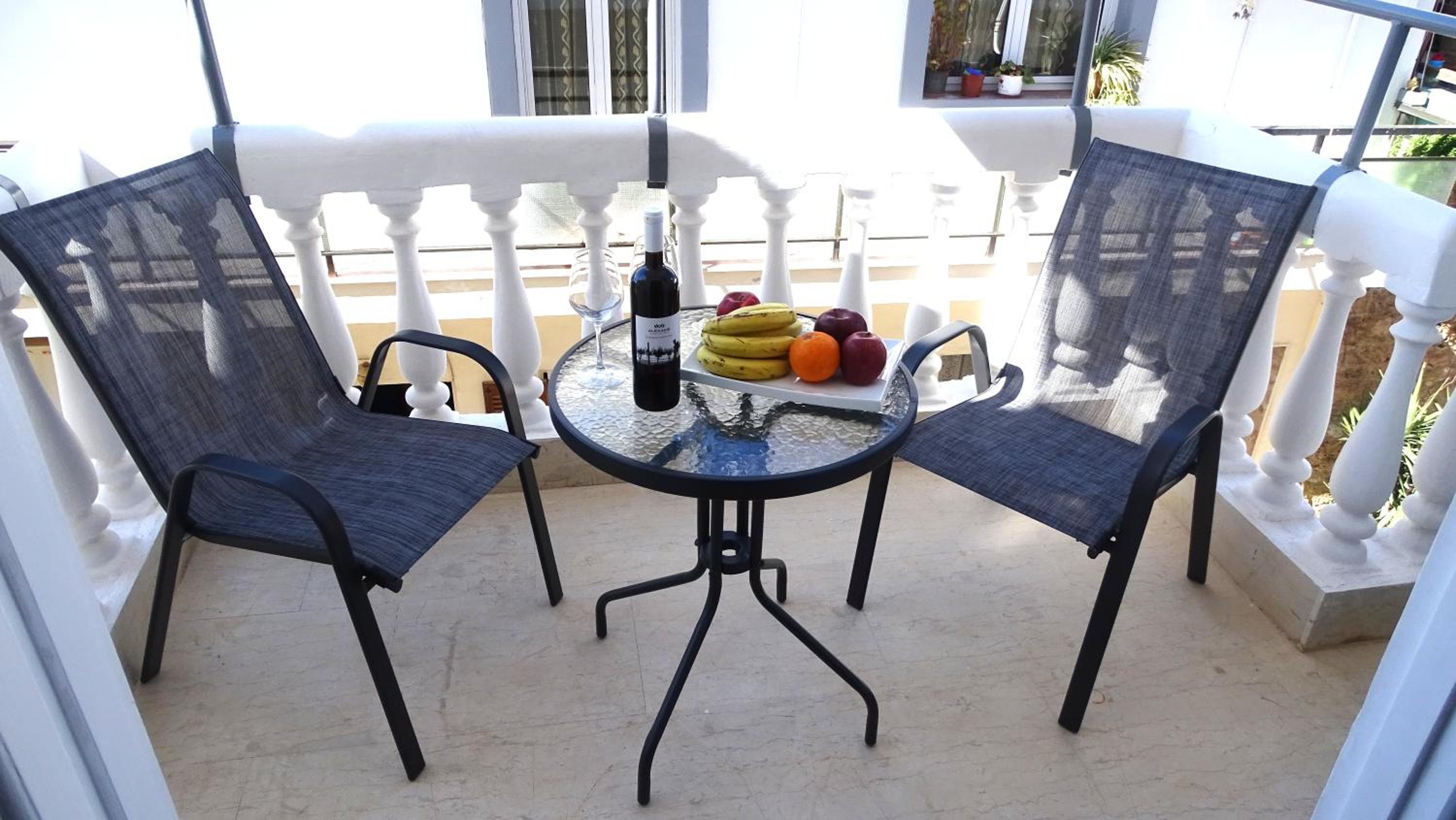 Studio Apartment with Balcony photo 2