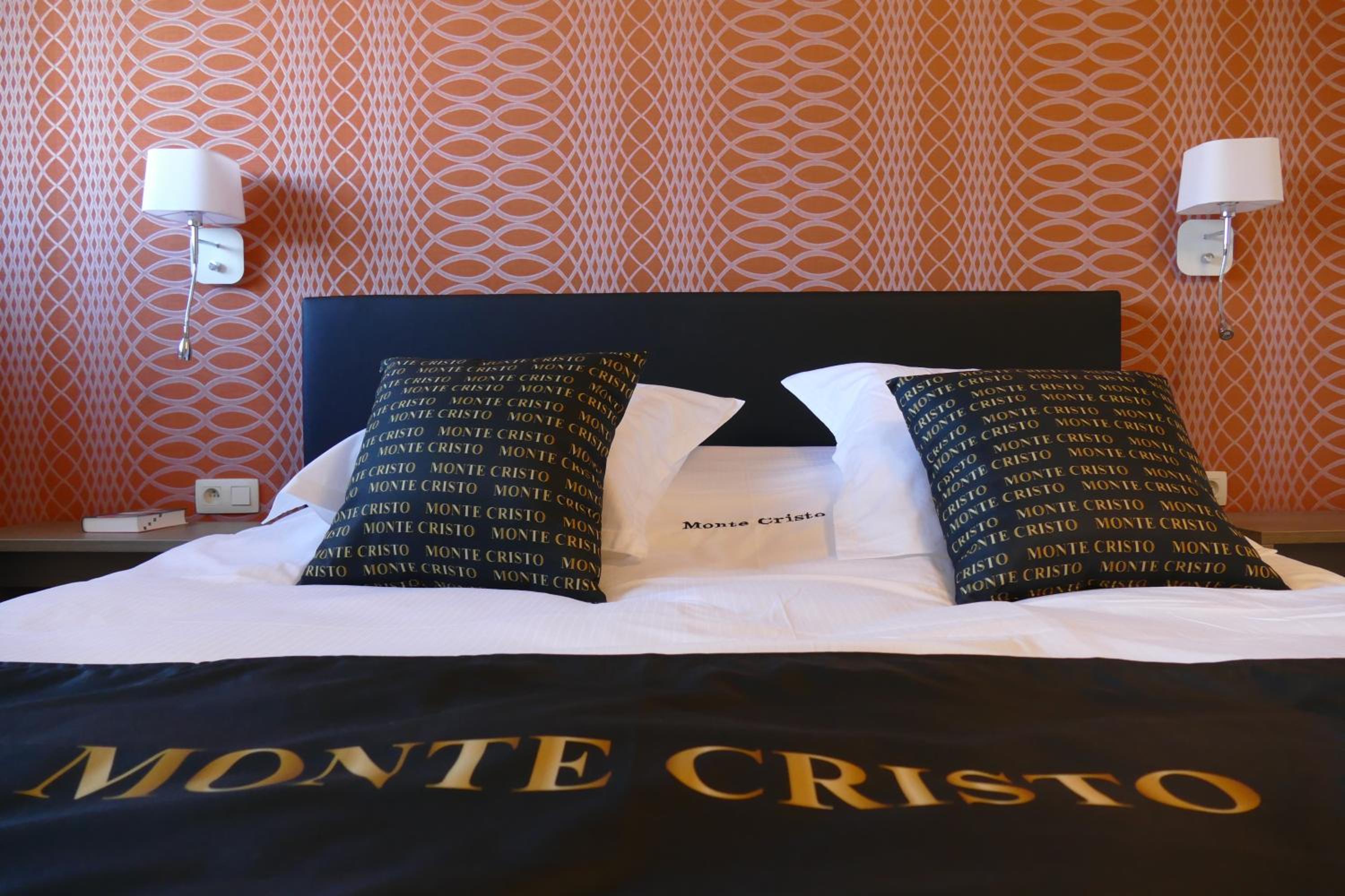 Deluxe Double Room - Photo 11