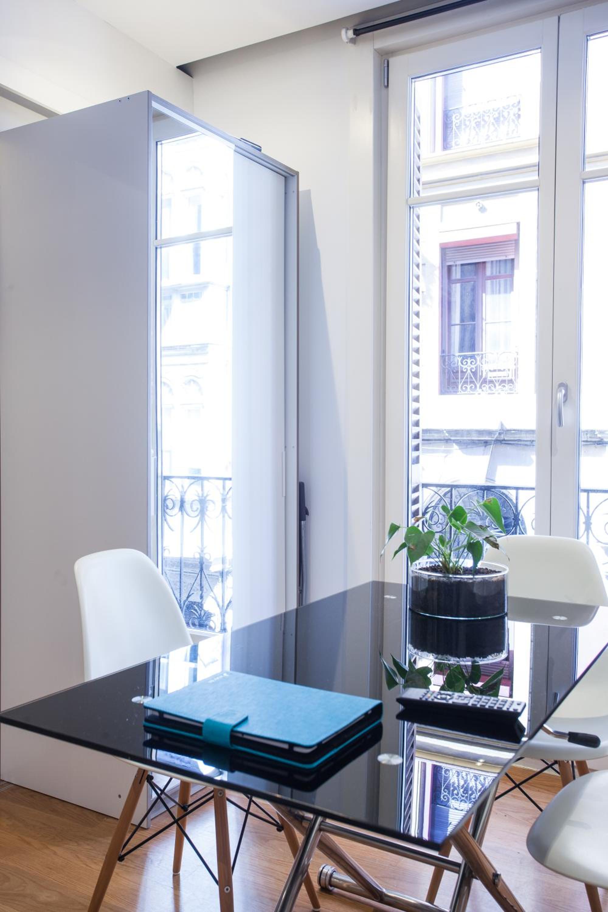 Studio with Balcony - Photo 15