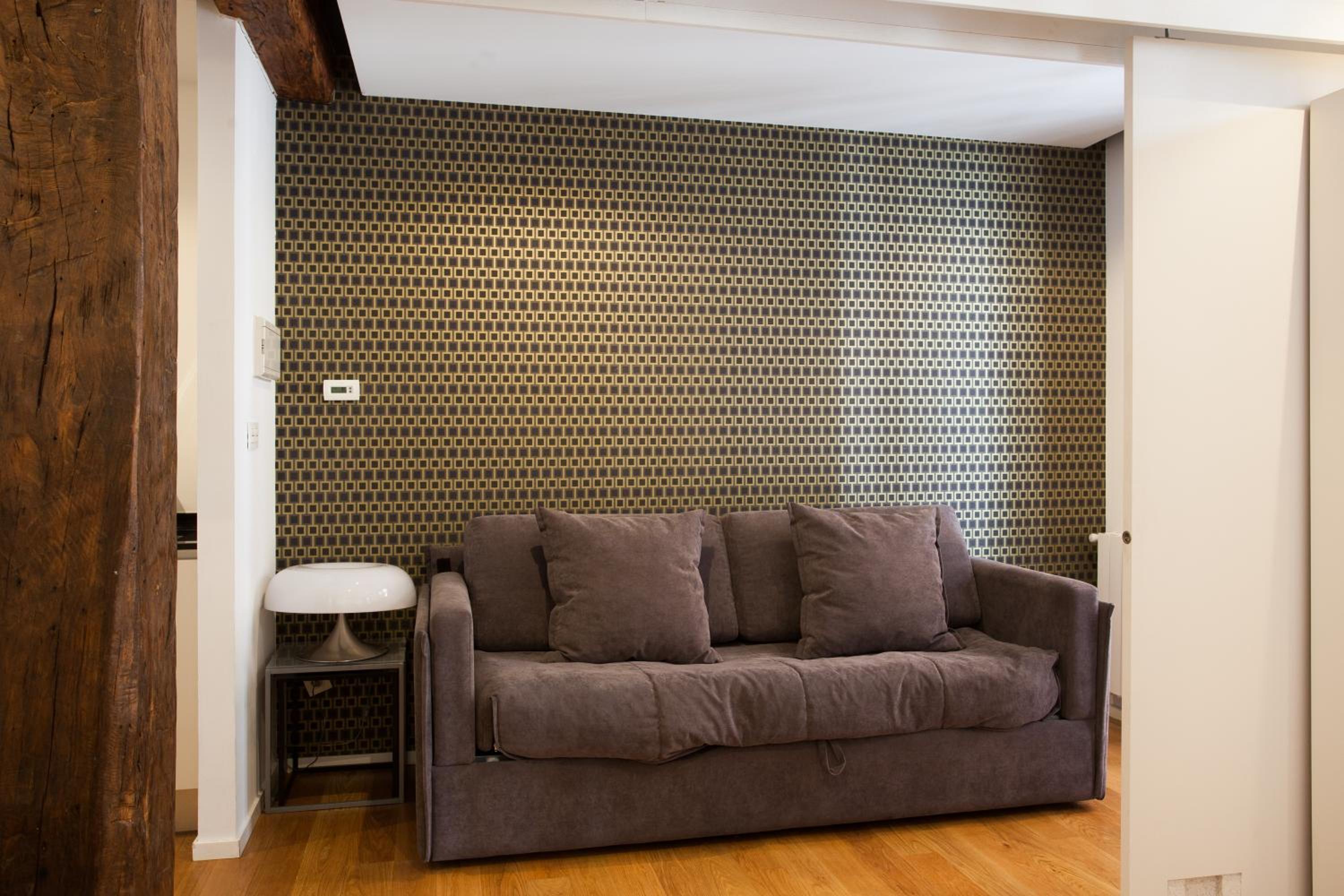 Studio with Balcony - Photo 16