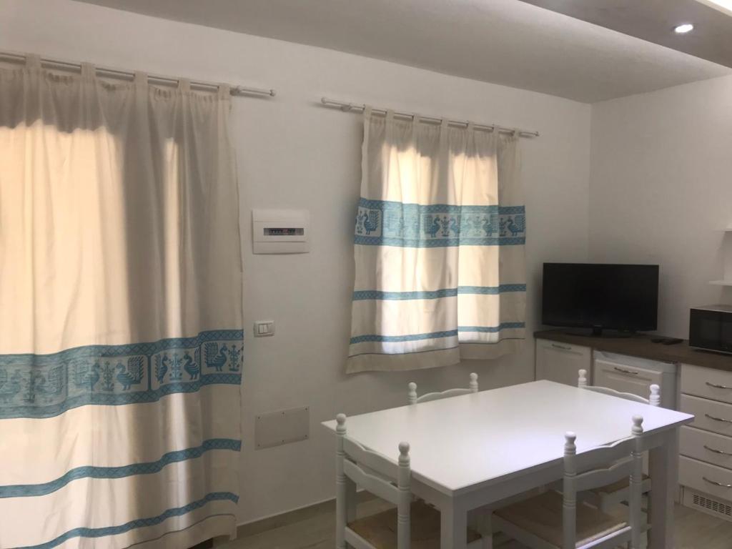 Two-Bedroom House photo 3