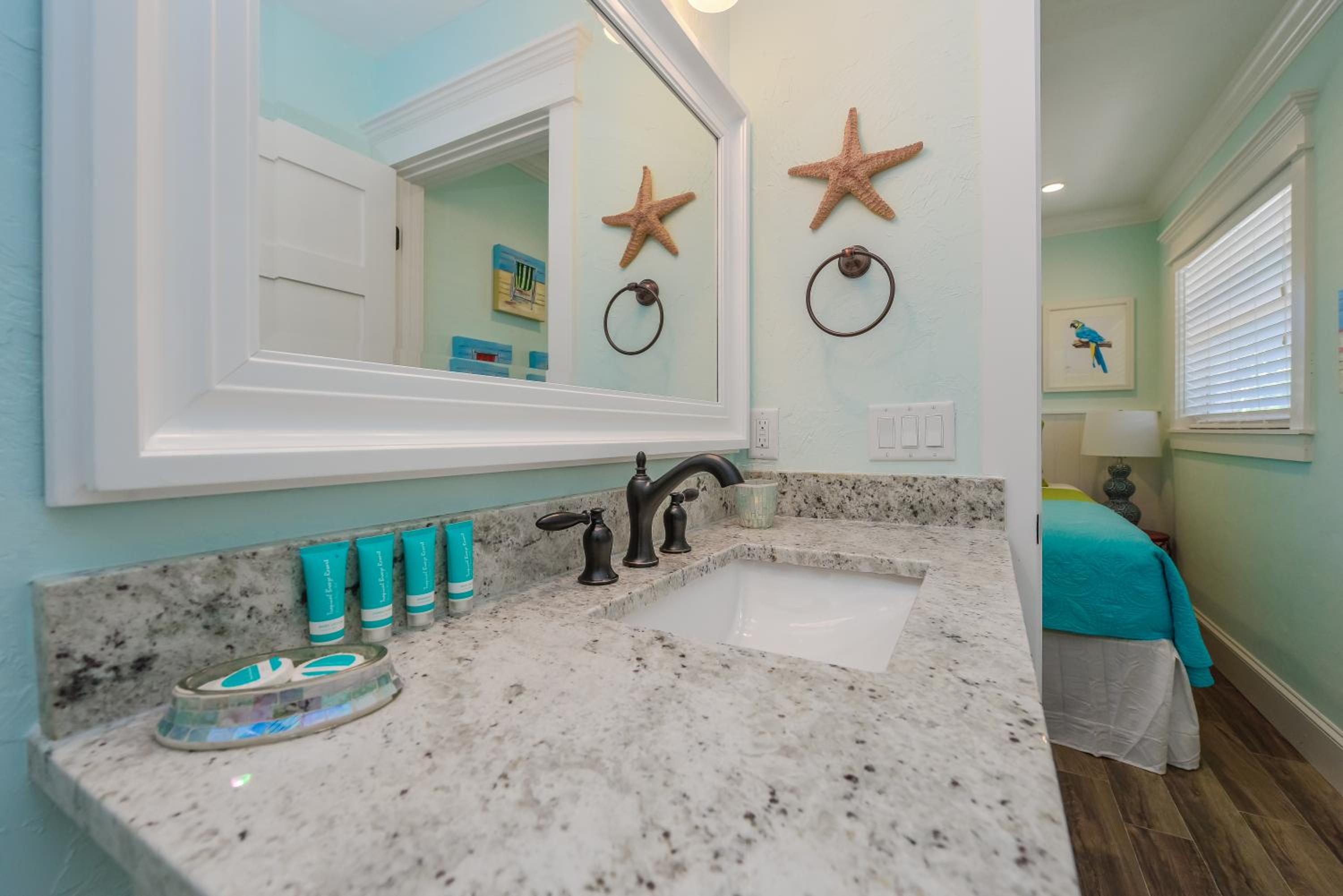 1 Bedroom King Suite photo 2
