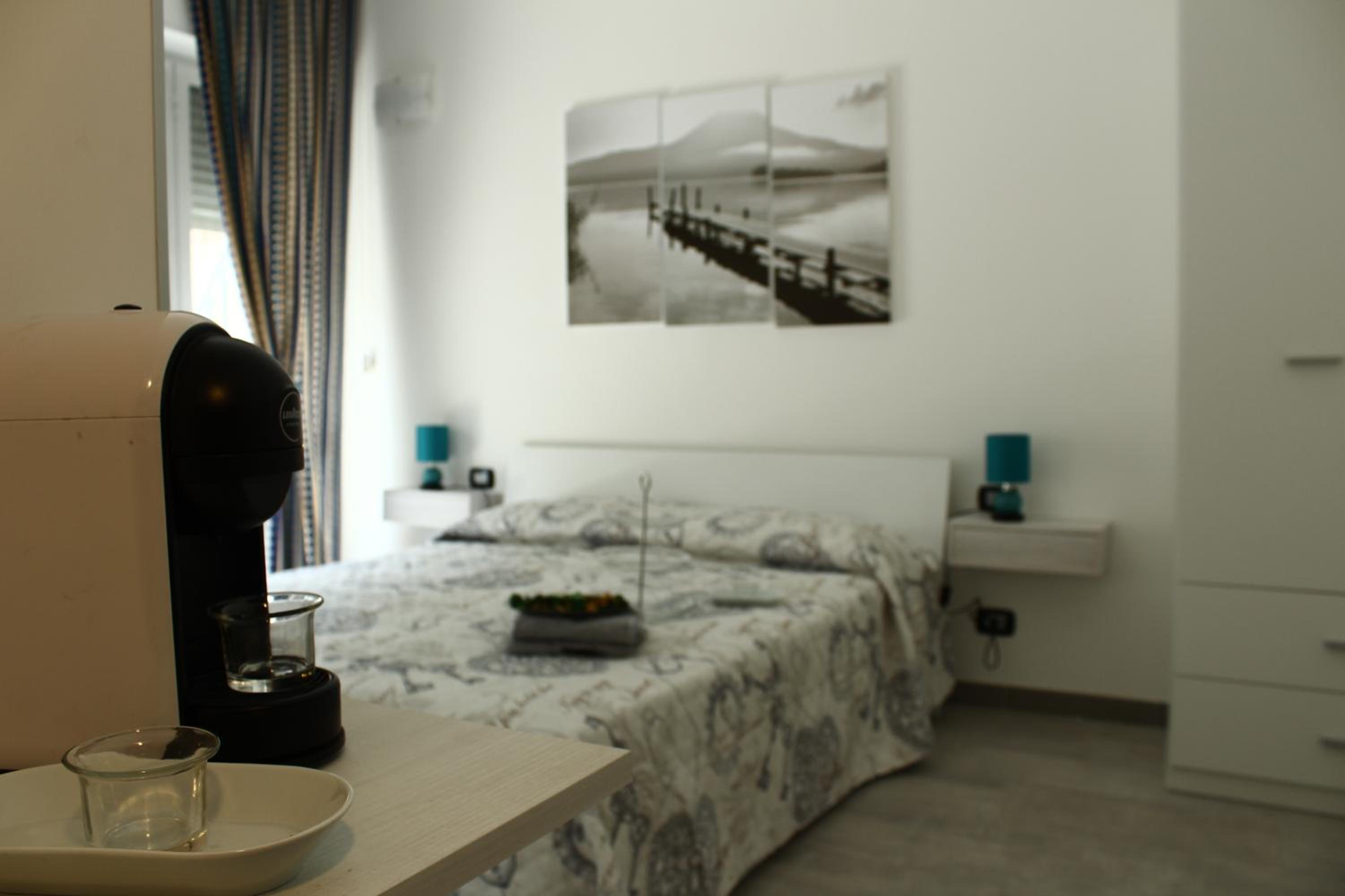 Double Room - Photo 11