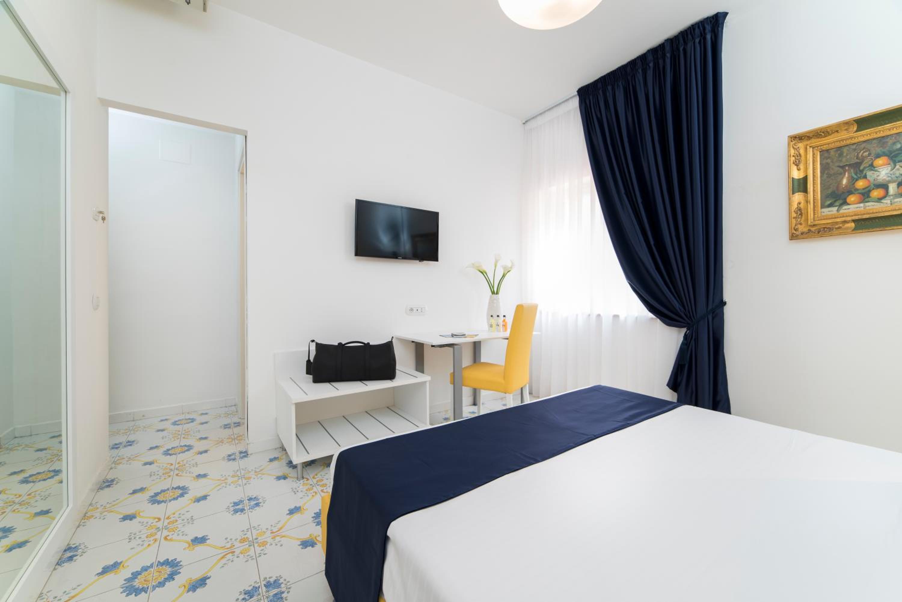 Economy Double Room - Photo 3