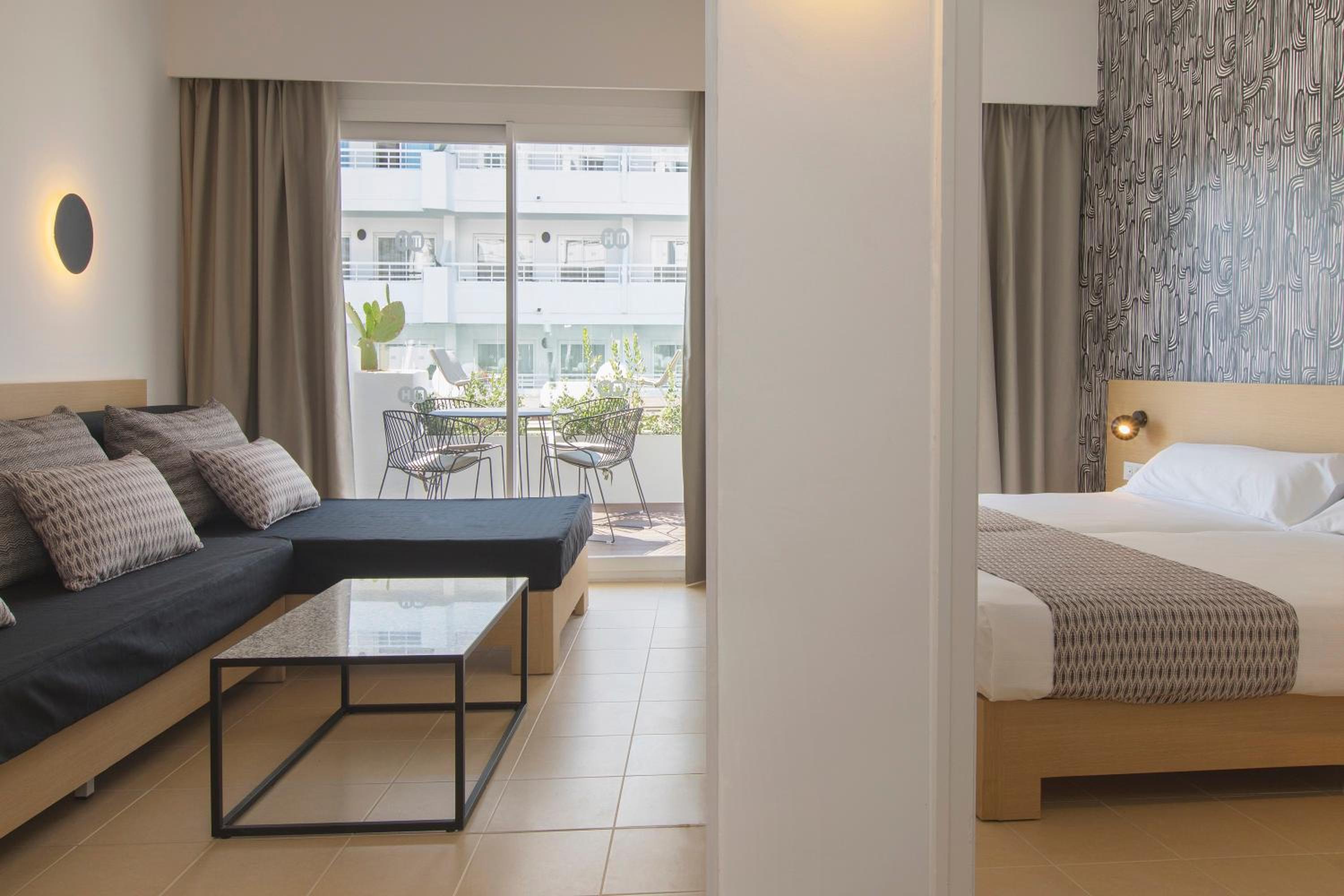 Premium Apartment - Photo 2