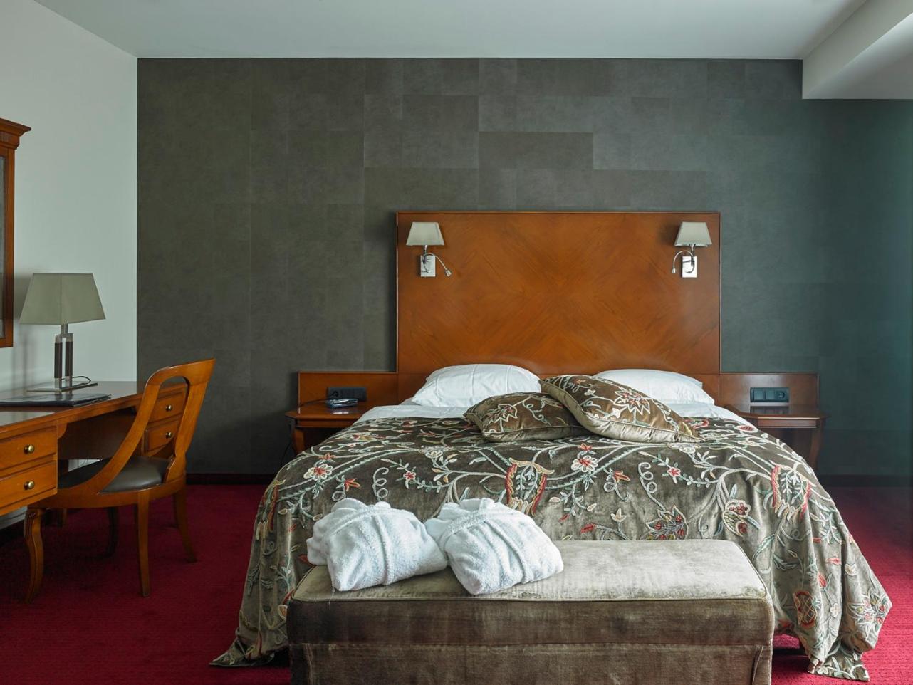 Standard Double  Room - Photo 5