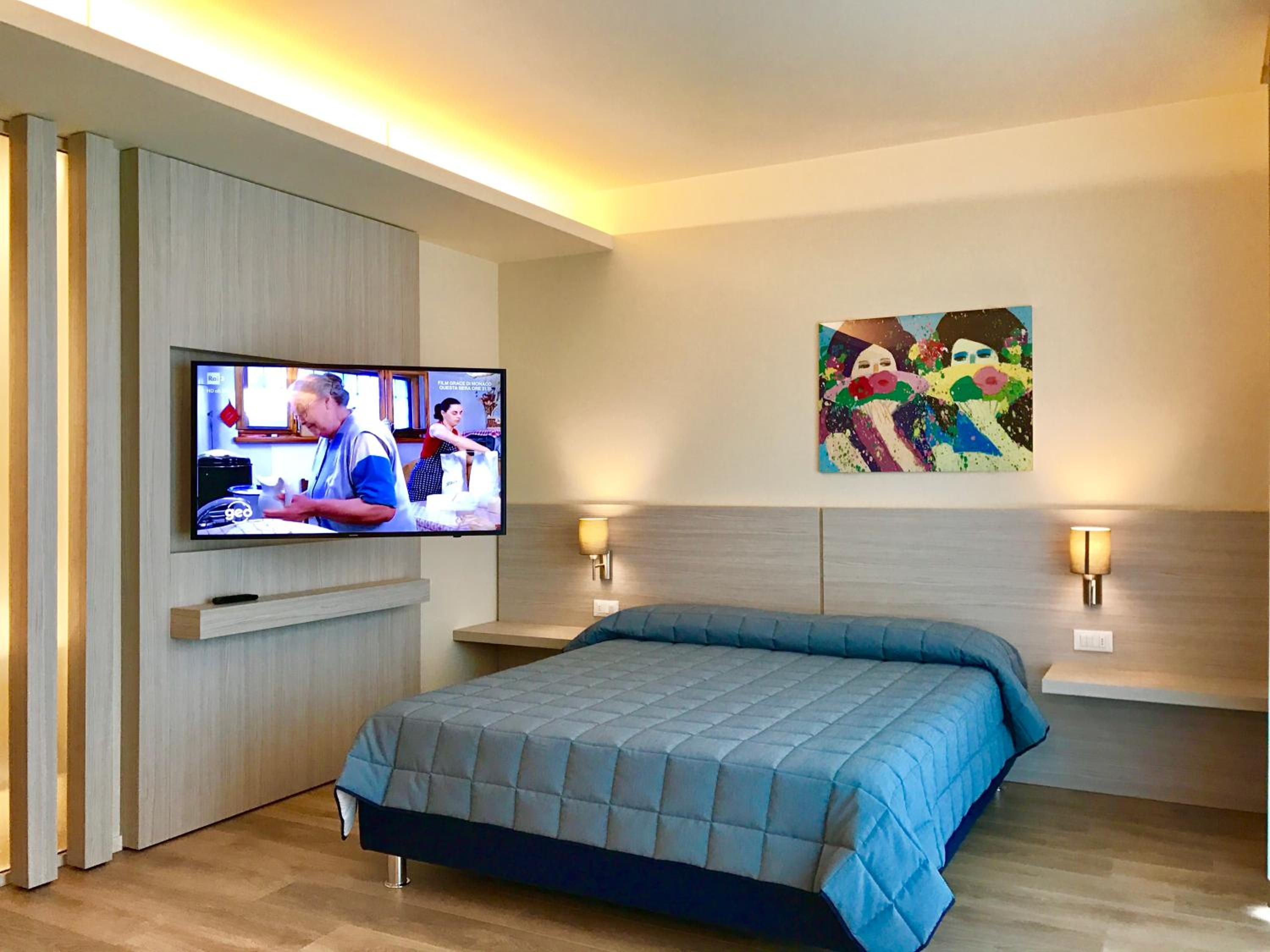 Deluxe Double or Twin Room with Sea View - Photo 2
