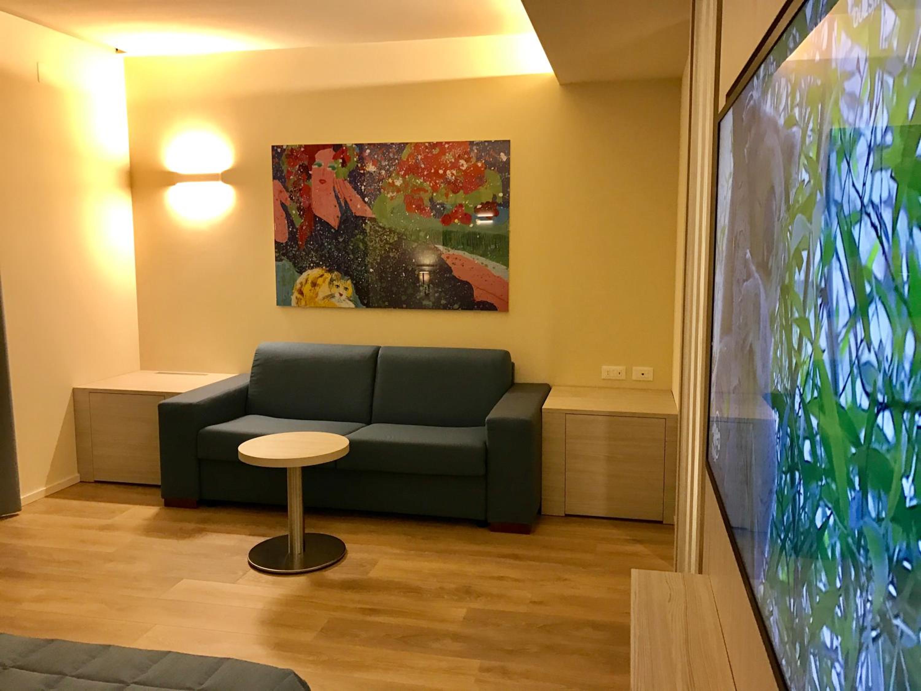 Deluxe Double or Twin Room with Sea View - Photo 10