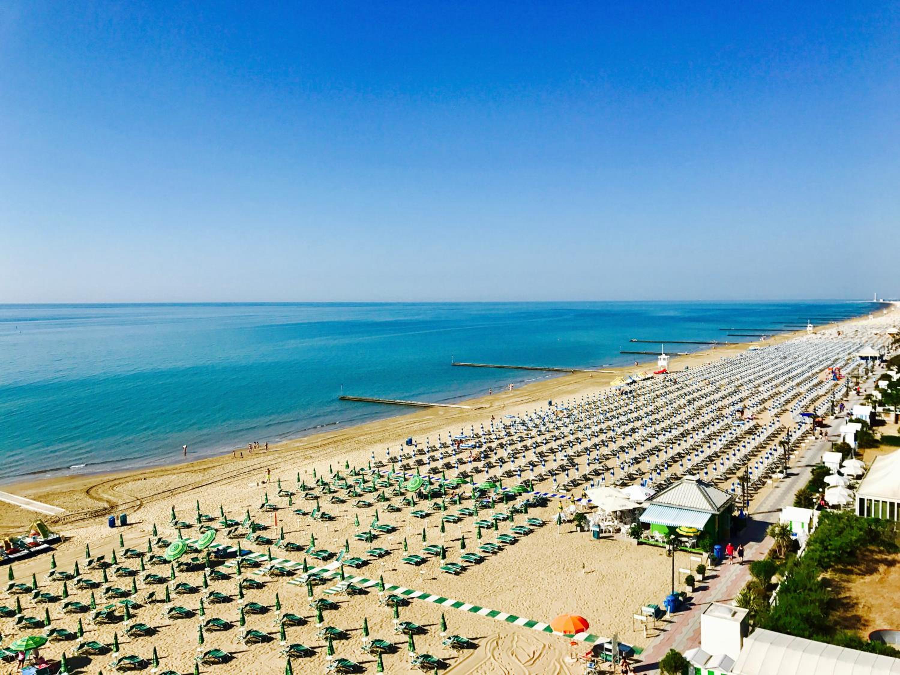 Deluxe Double or Twin Room with Sea View - Photo 3