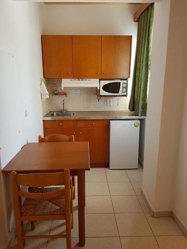 Apartment (3 Adults) photo 3