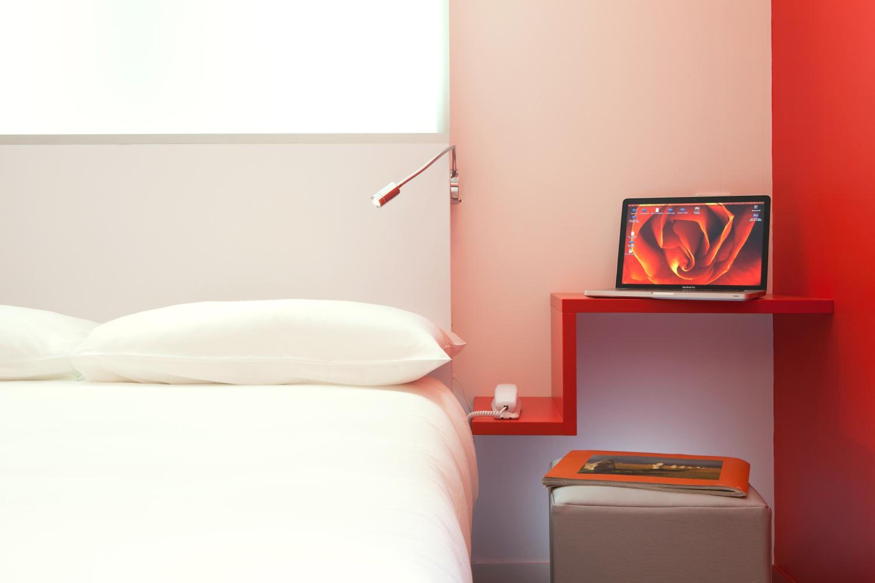 Standard Room with 2 Single Beds