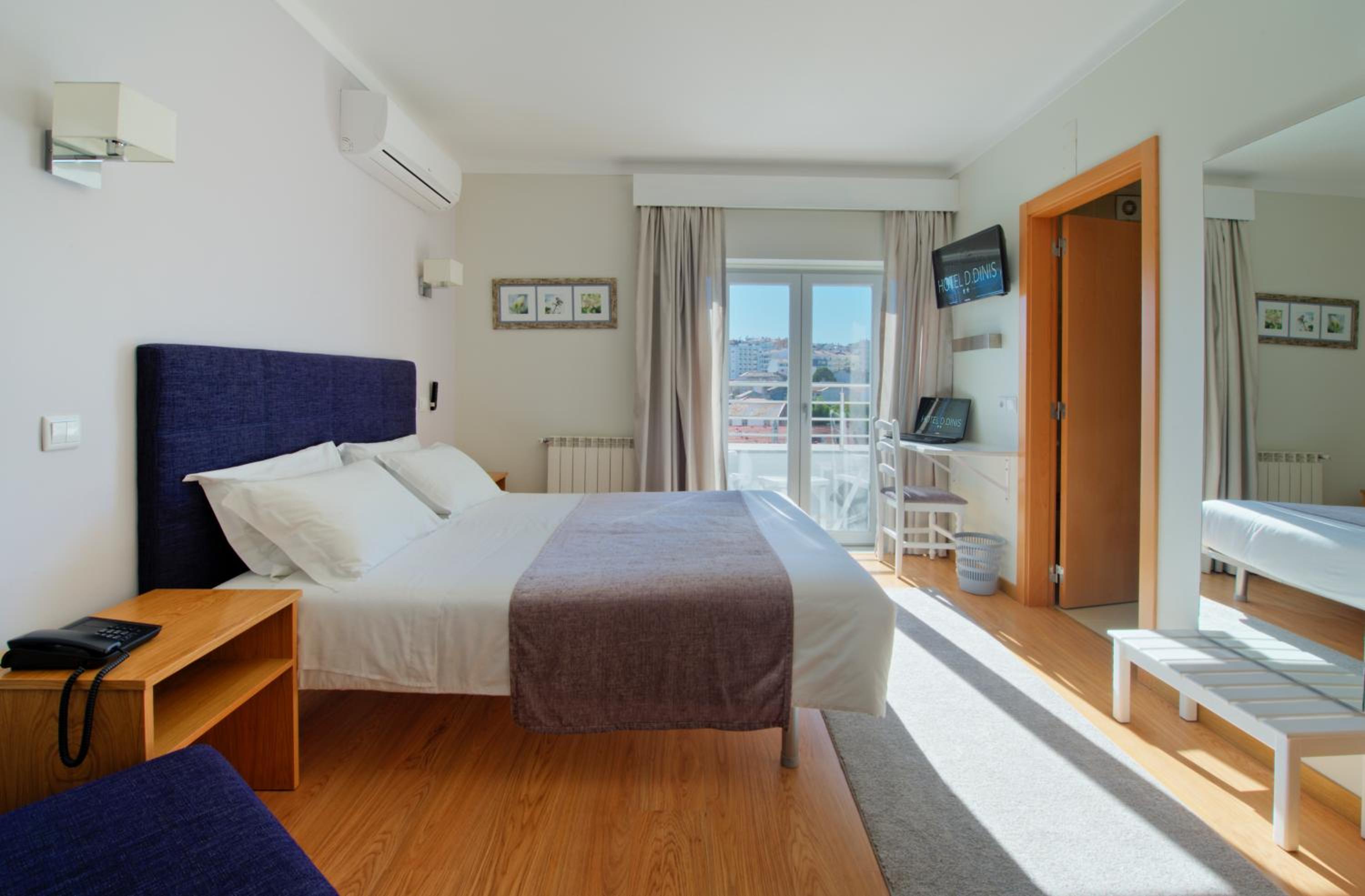 Double Room with Balcony - Photo 1