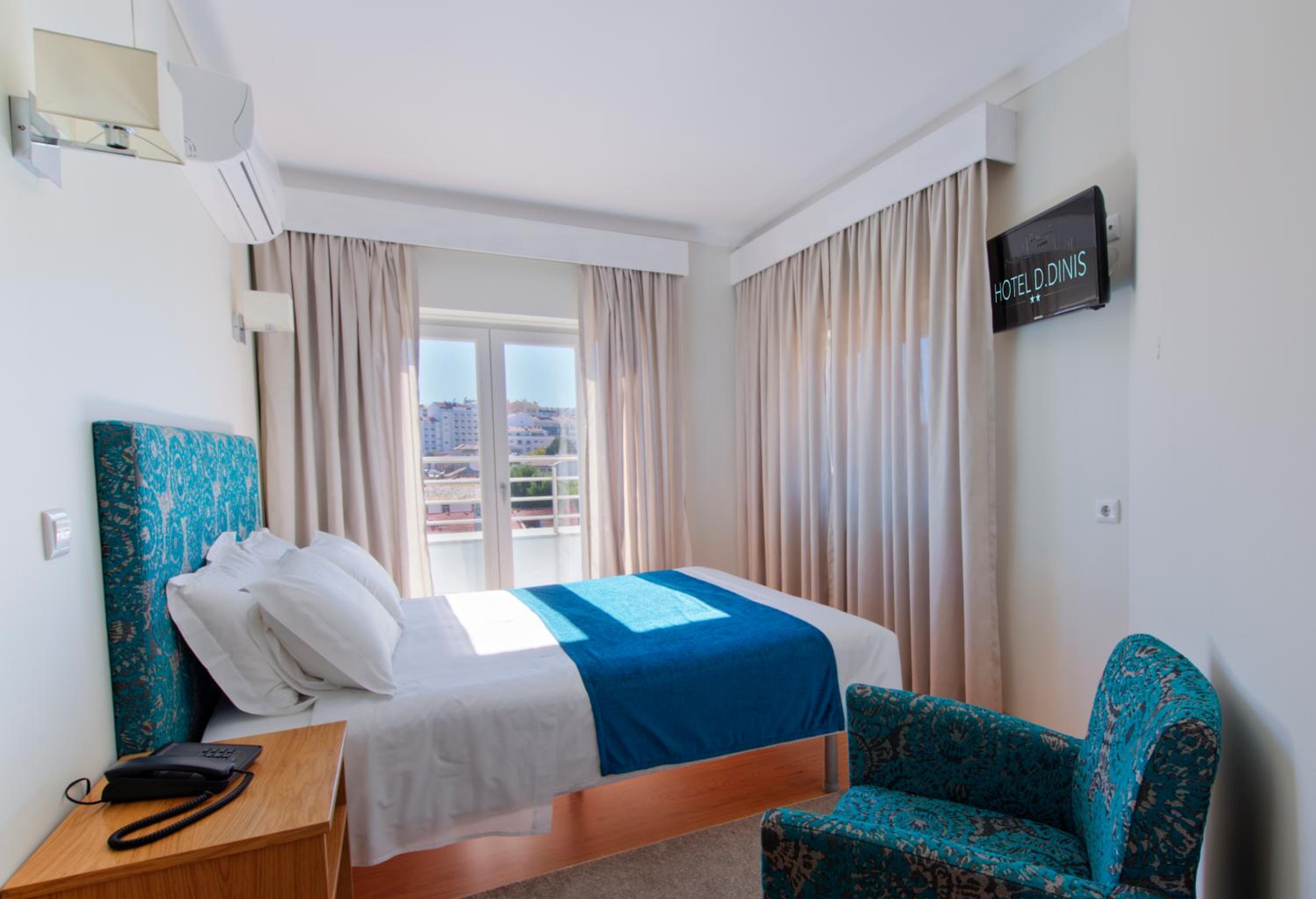 Double Room with Balcony - Photo 3