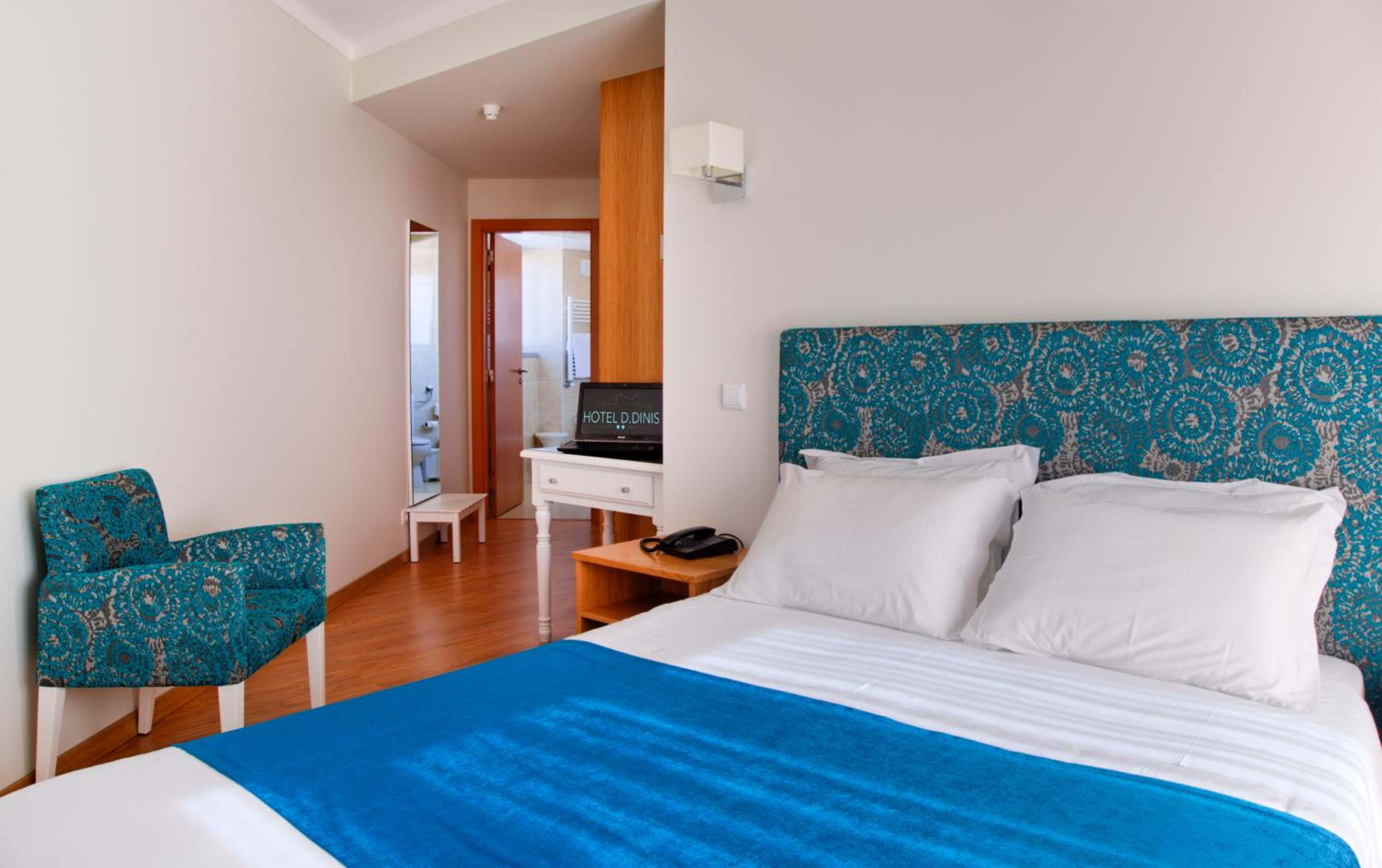 Double Room with Balcony - Photo 4