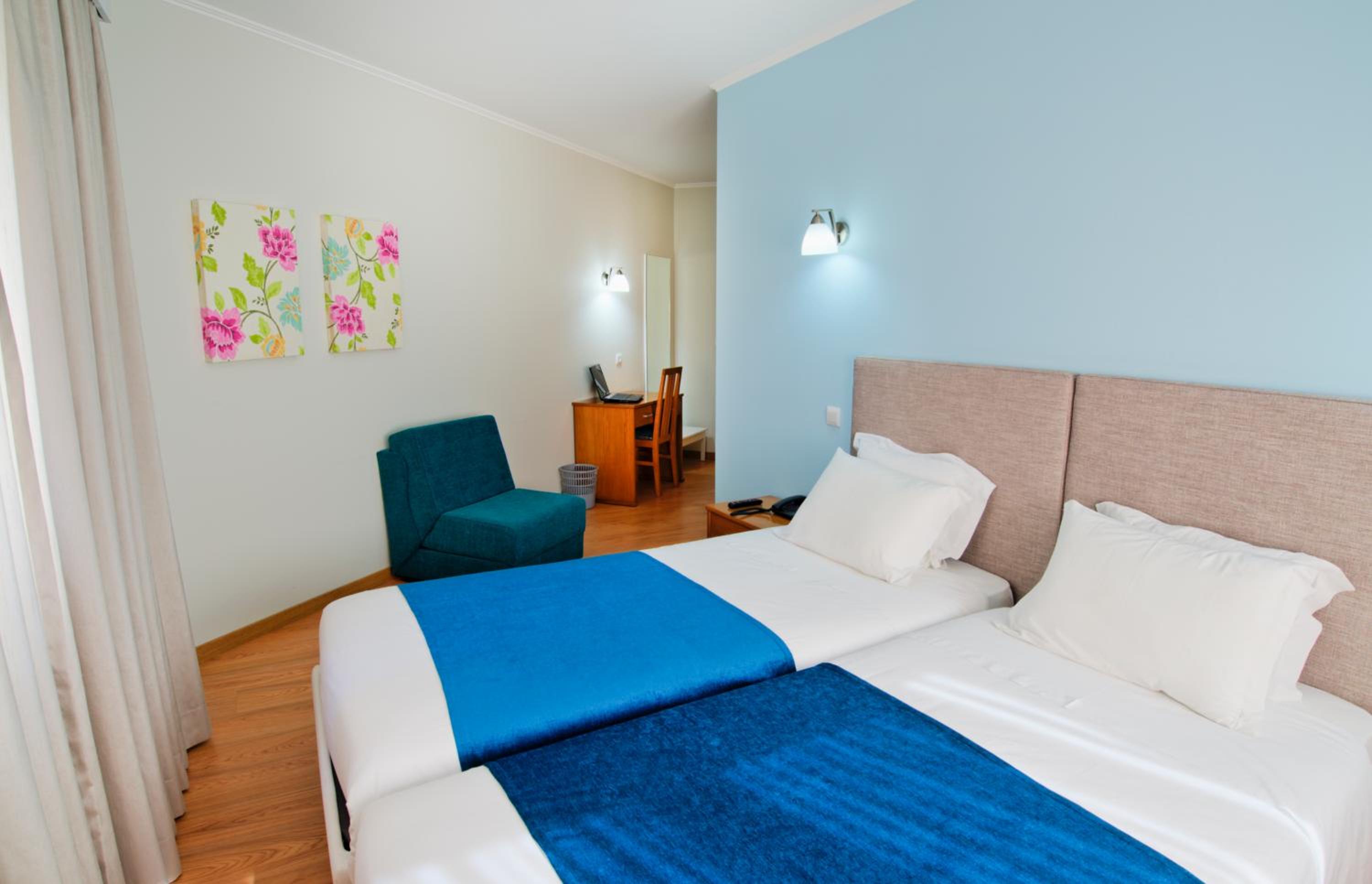 Double or Twin Room - Photo 4