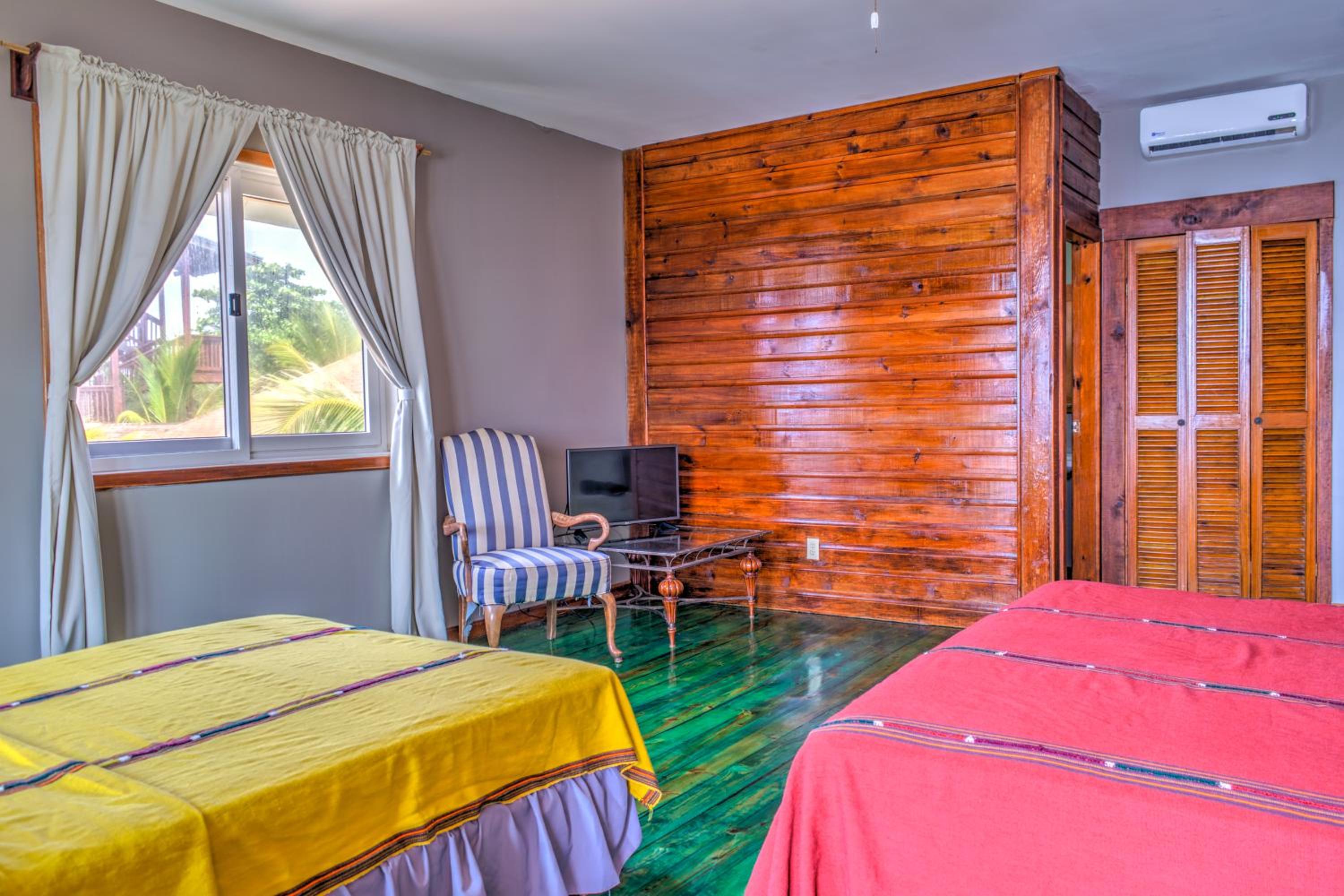 Double Room with Balcony and Sea View photo 3