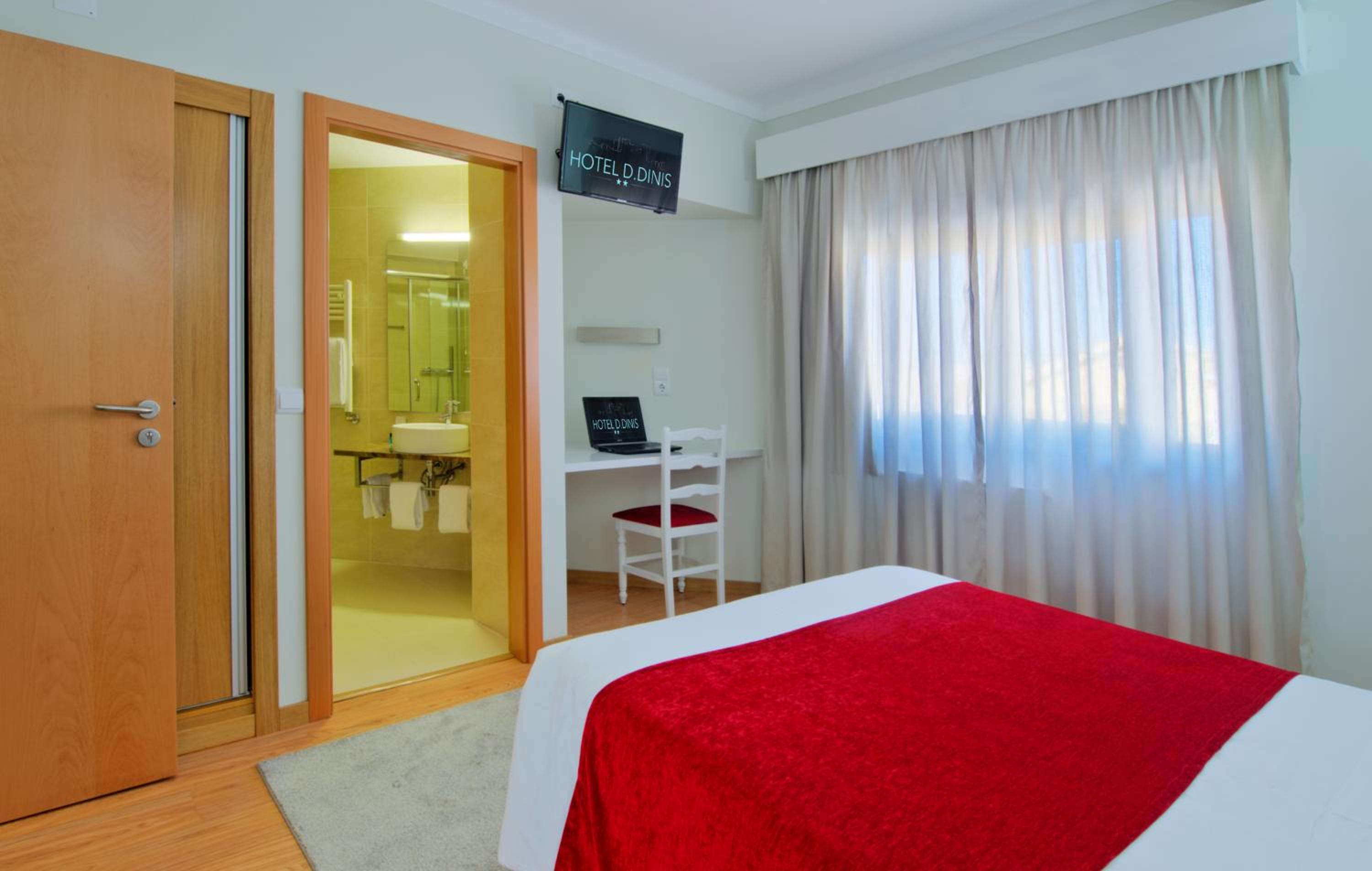 Double or Twin Room - Photo 6