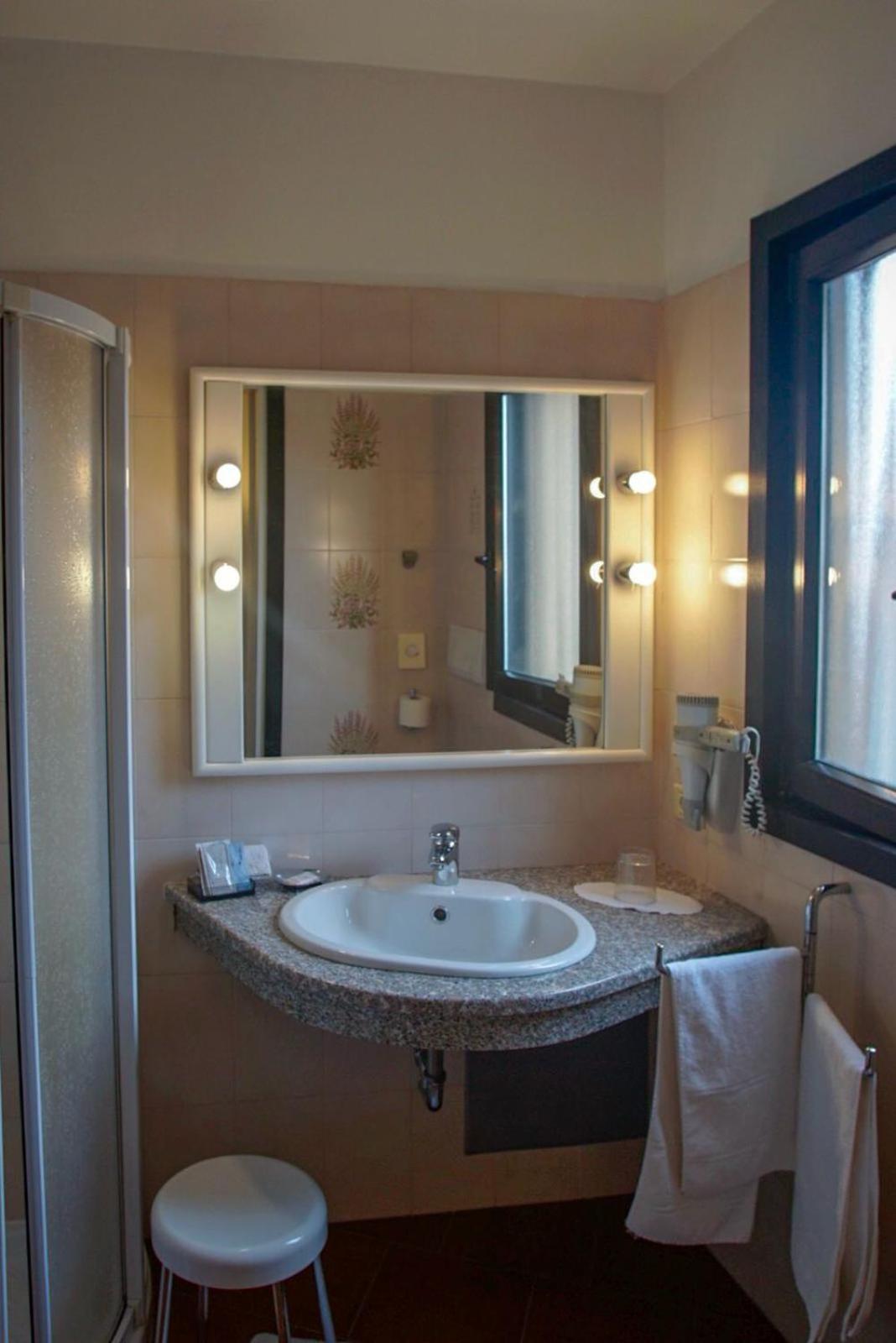 Double Room with Terrace - Photo 3