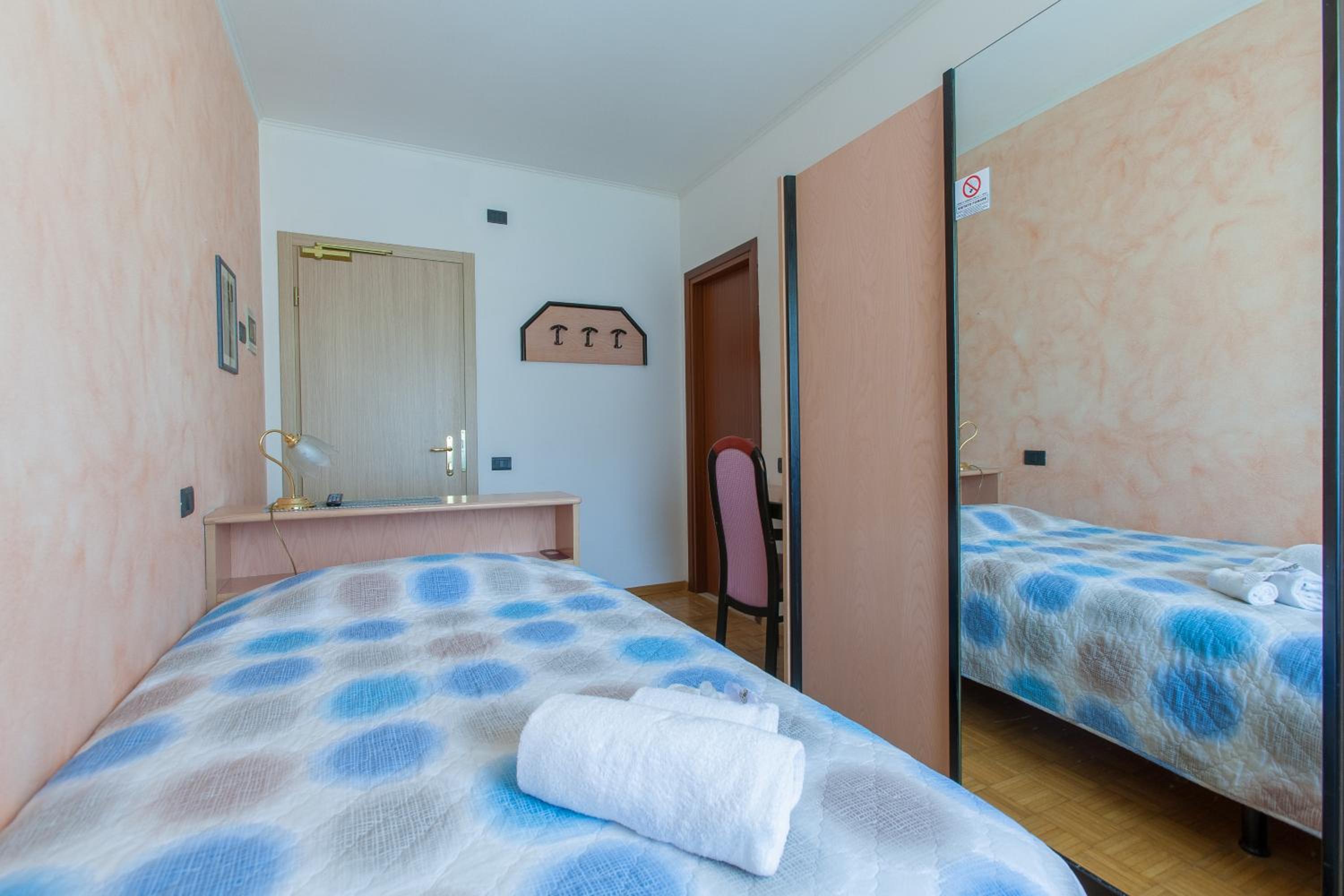 Superior Single Room with Spa Access