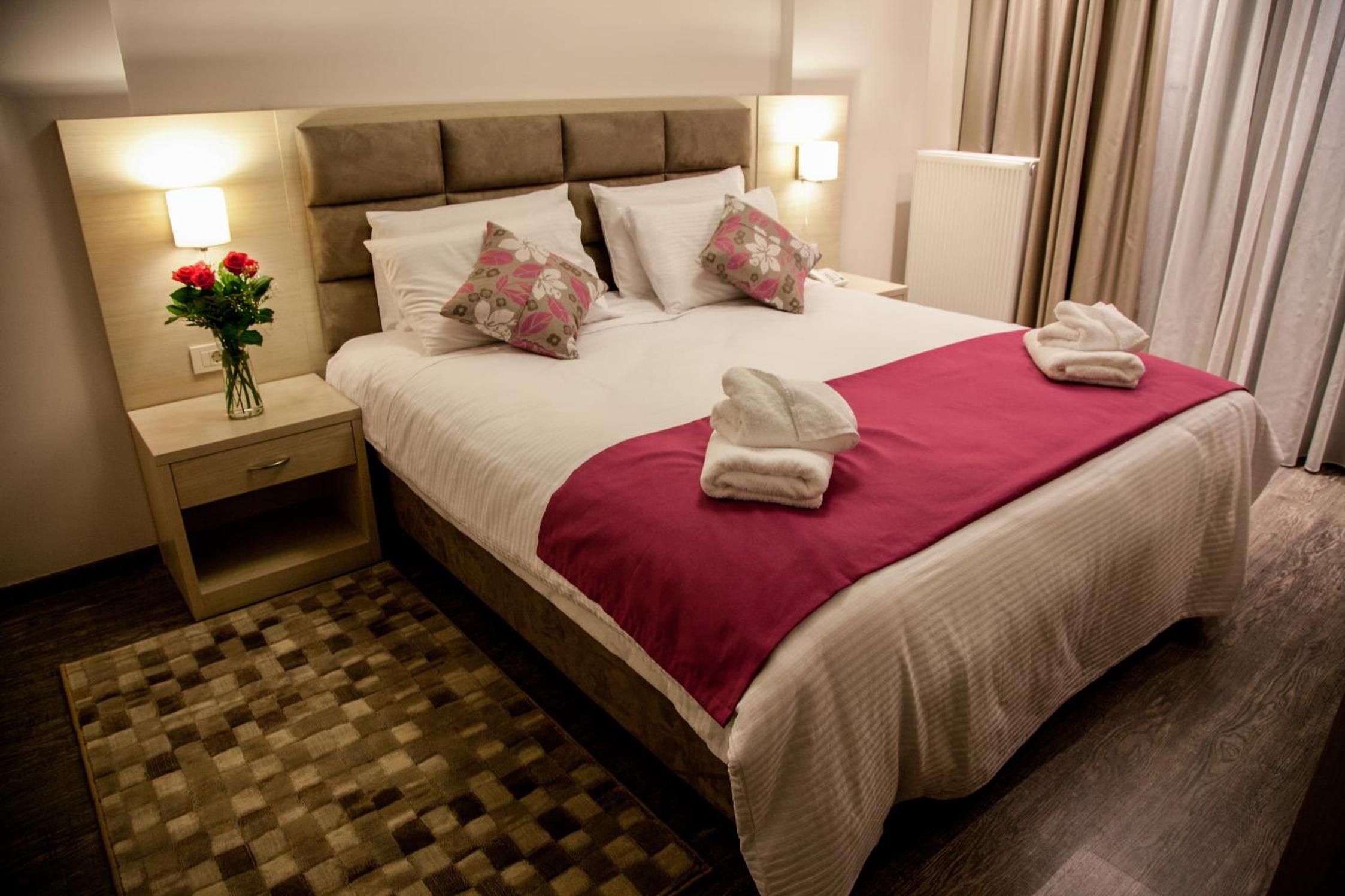 Suite with Lake View - Photo 1