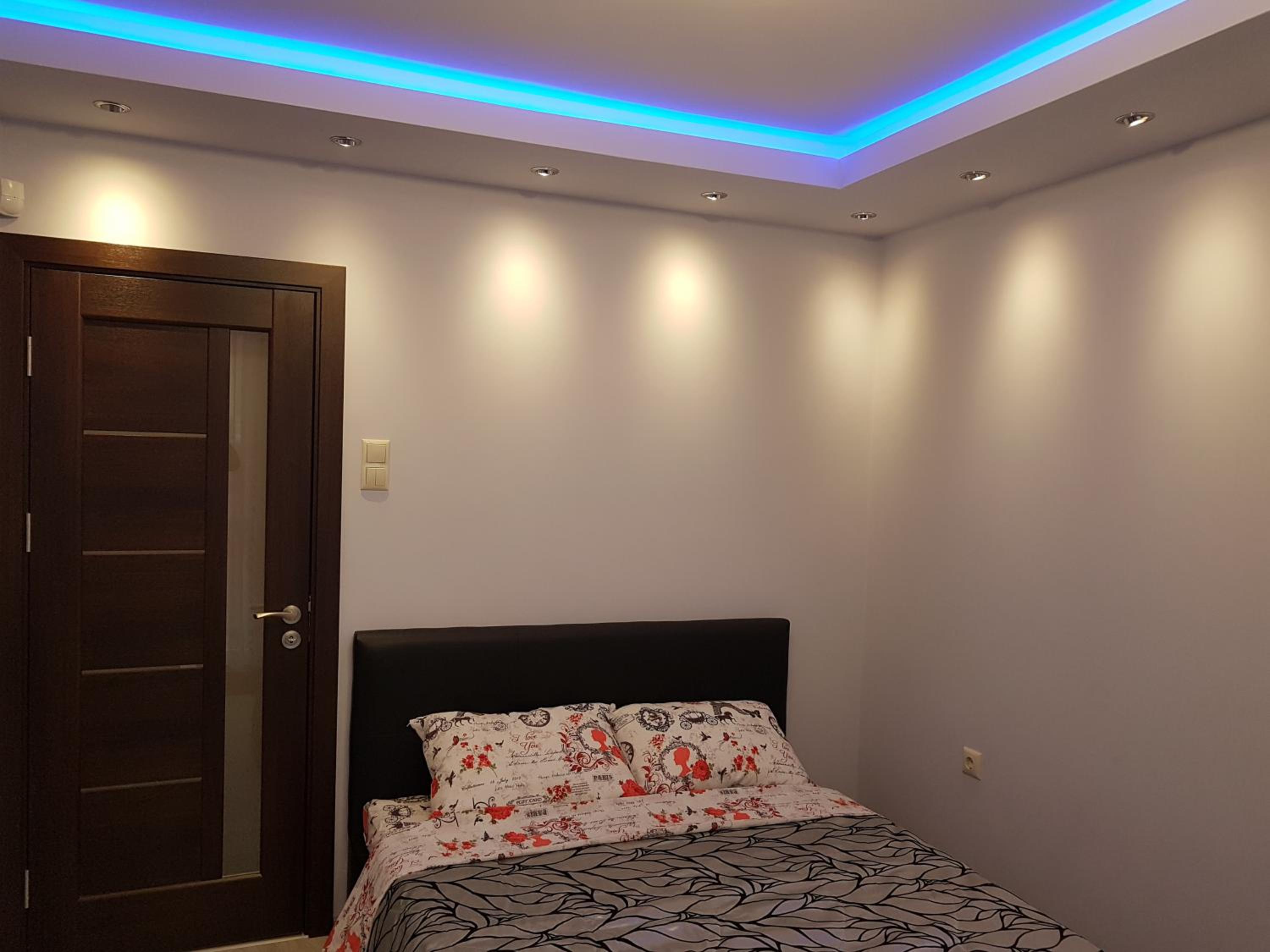 One-Bedroom Apartment - Photo 2