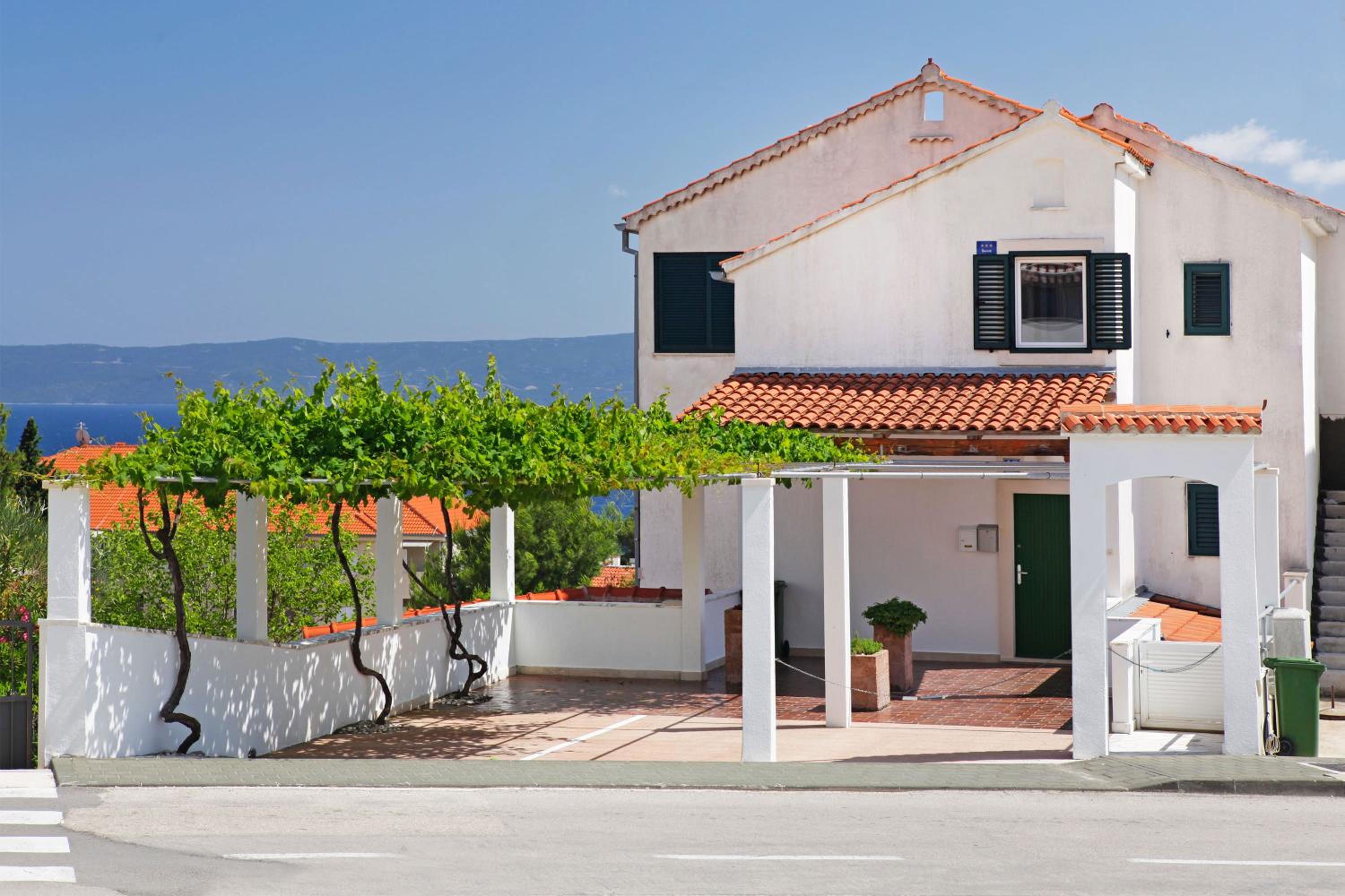 One-Bedroom Apartment with Terrace and Sea View - Photo 20