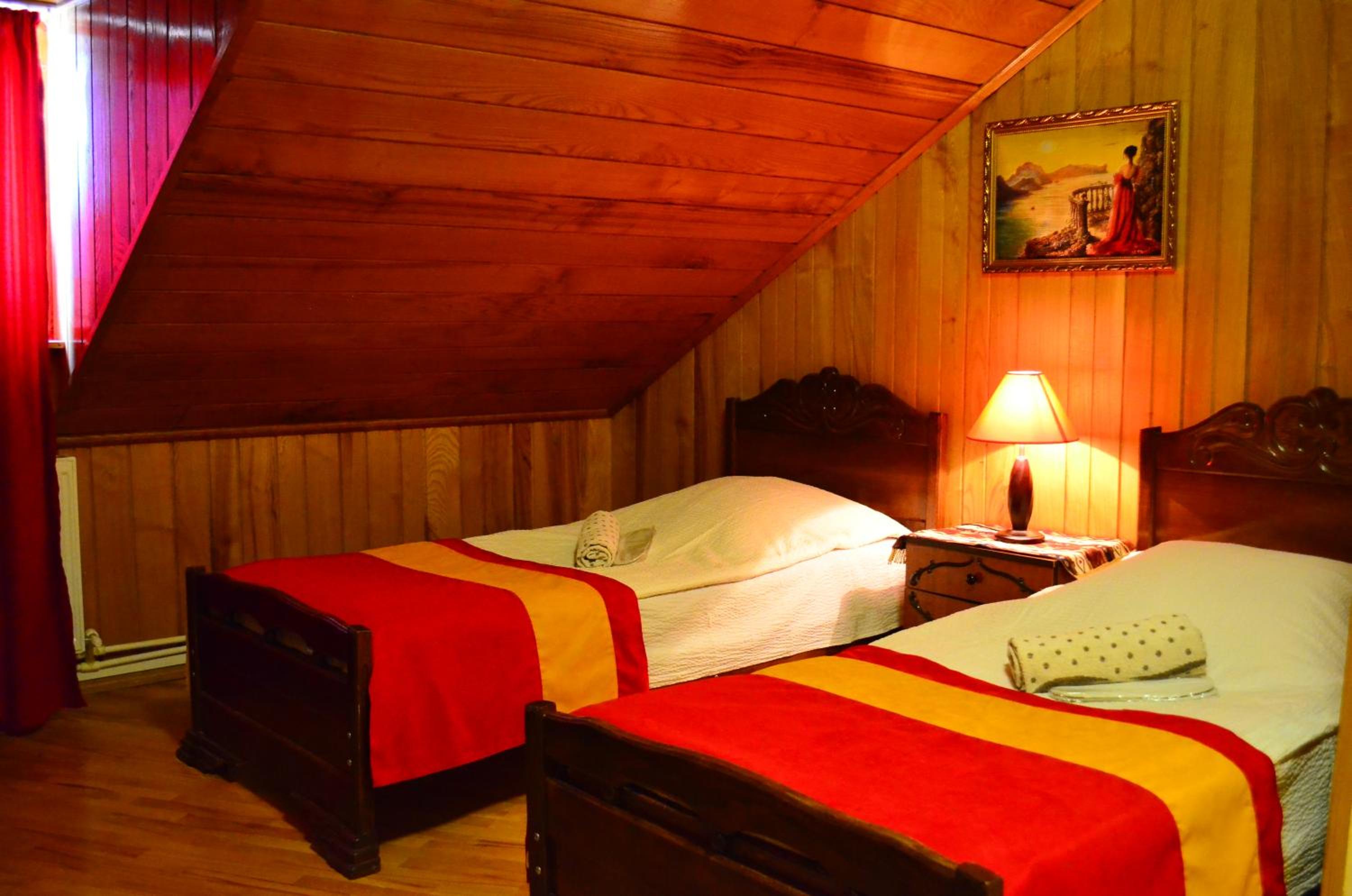 Twin Room with Bathroom photo 1