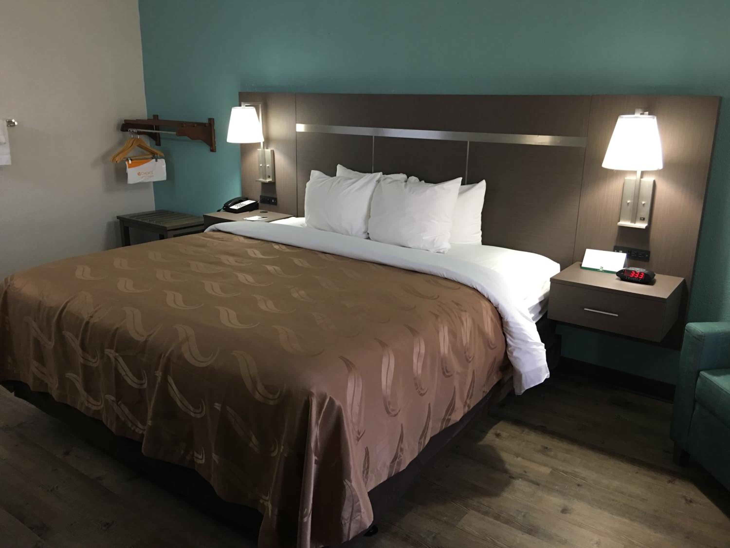King Room - Accessible/Non-Smoking - Photo 1