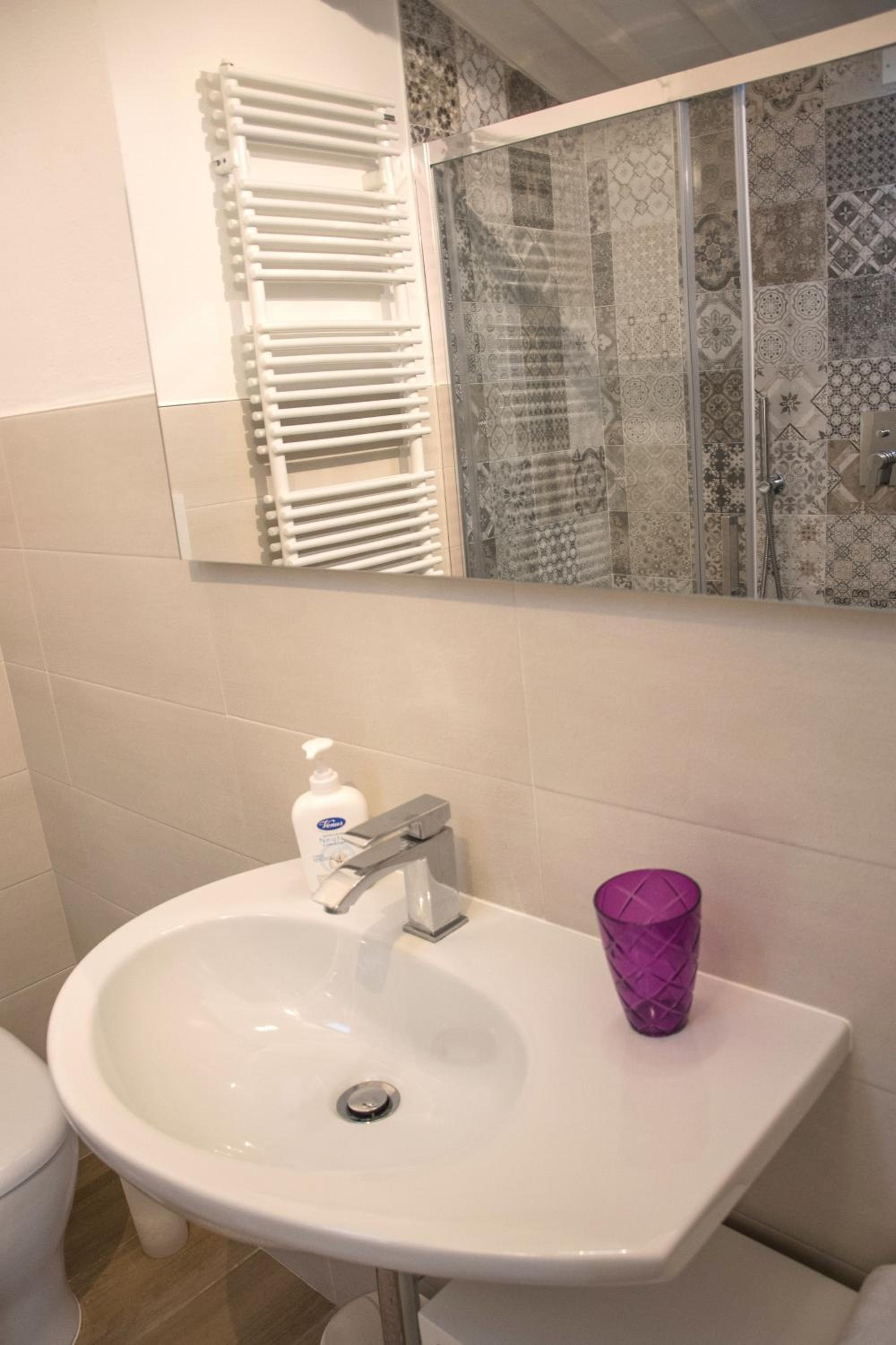 Deluxe Apartment - Photo 9